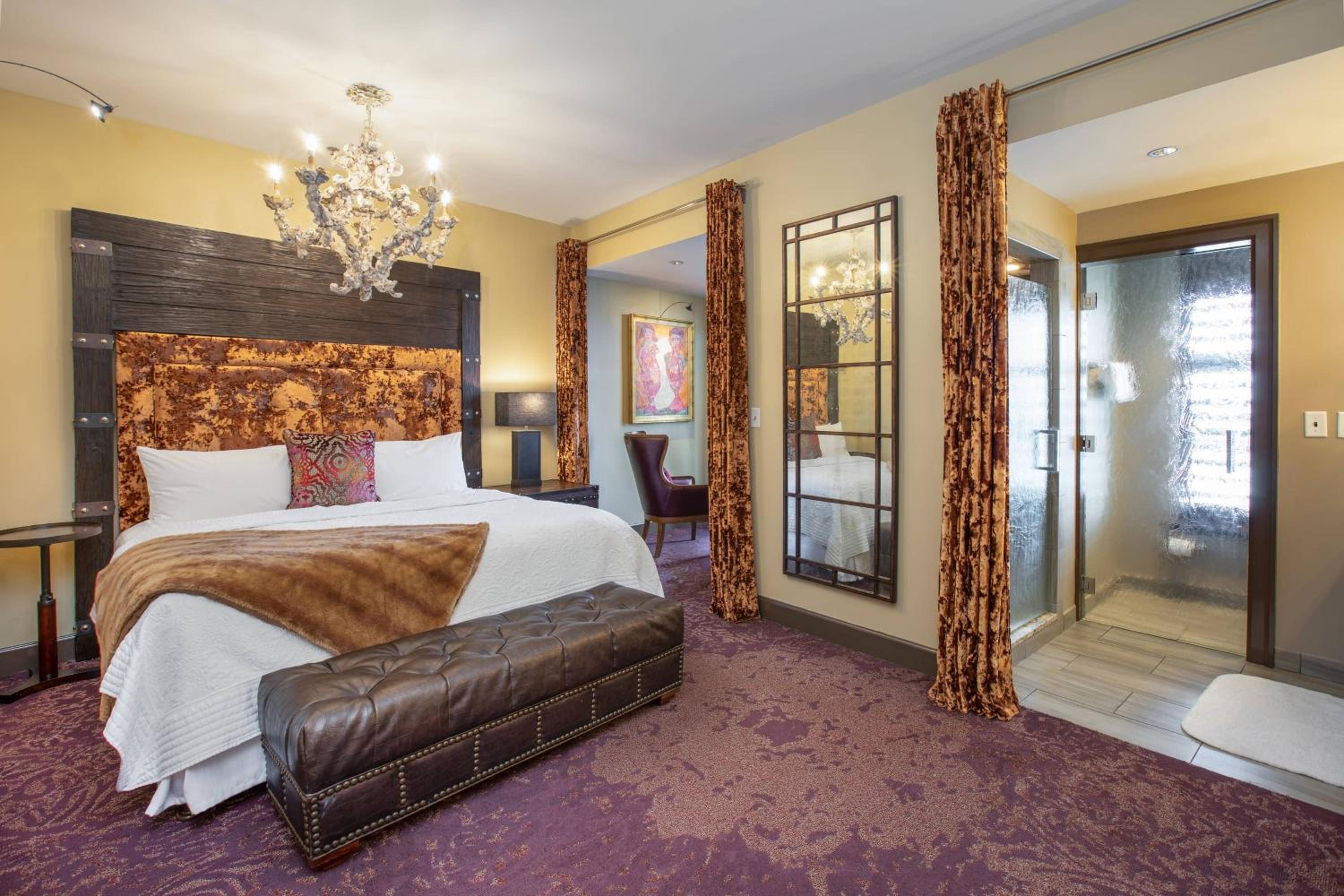 Corner King Room - Photo 1