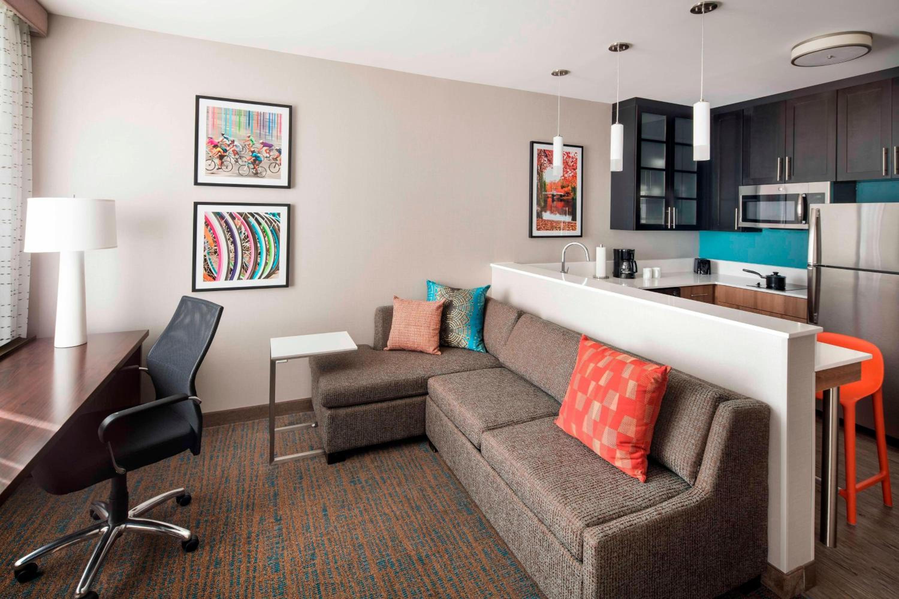 One-Bedroom King Suite photo 1