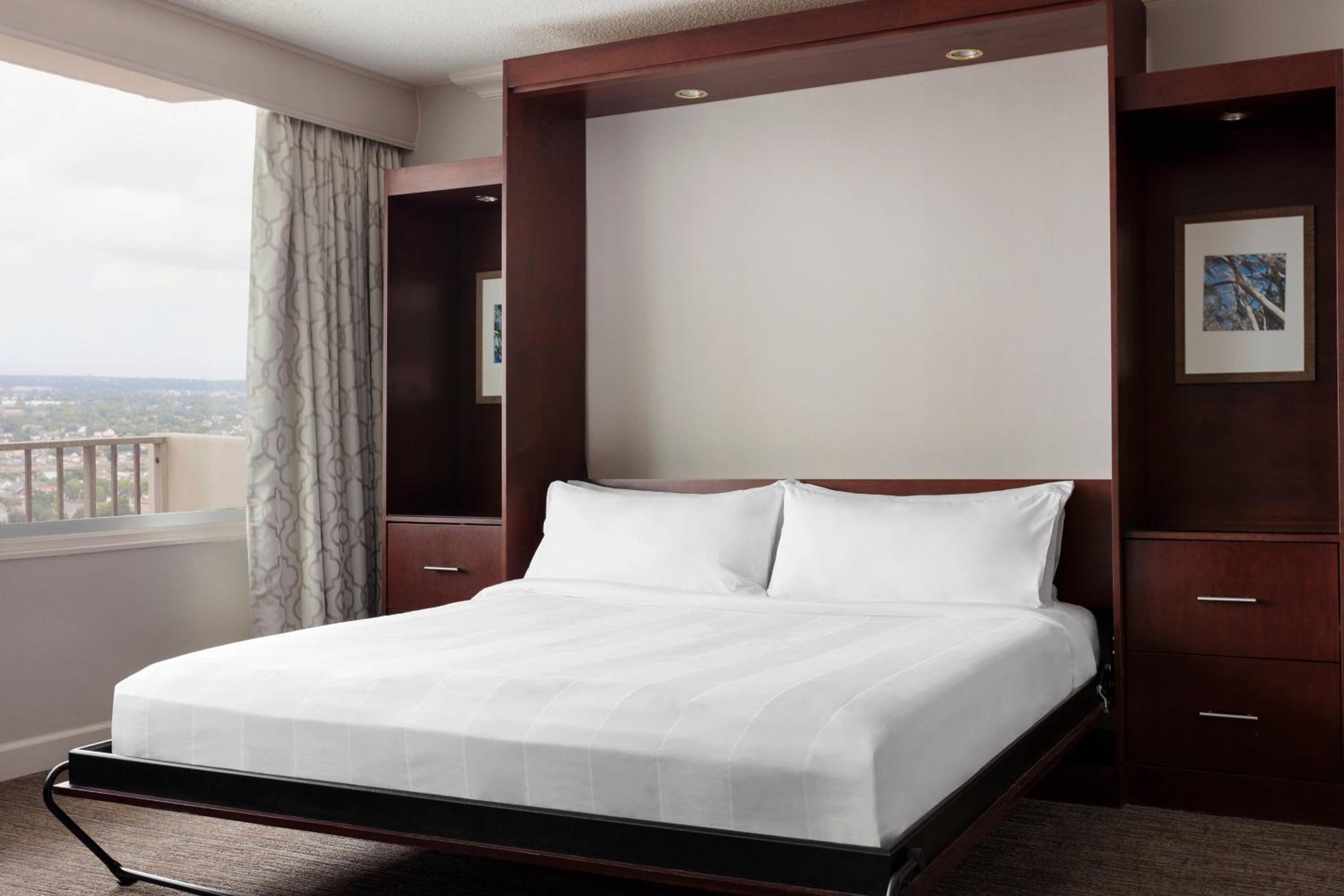 One-Bedroom King Suite - Photo 4