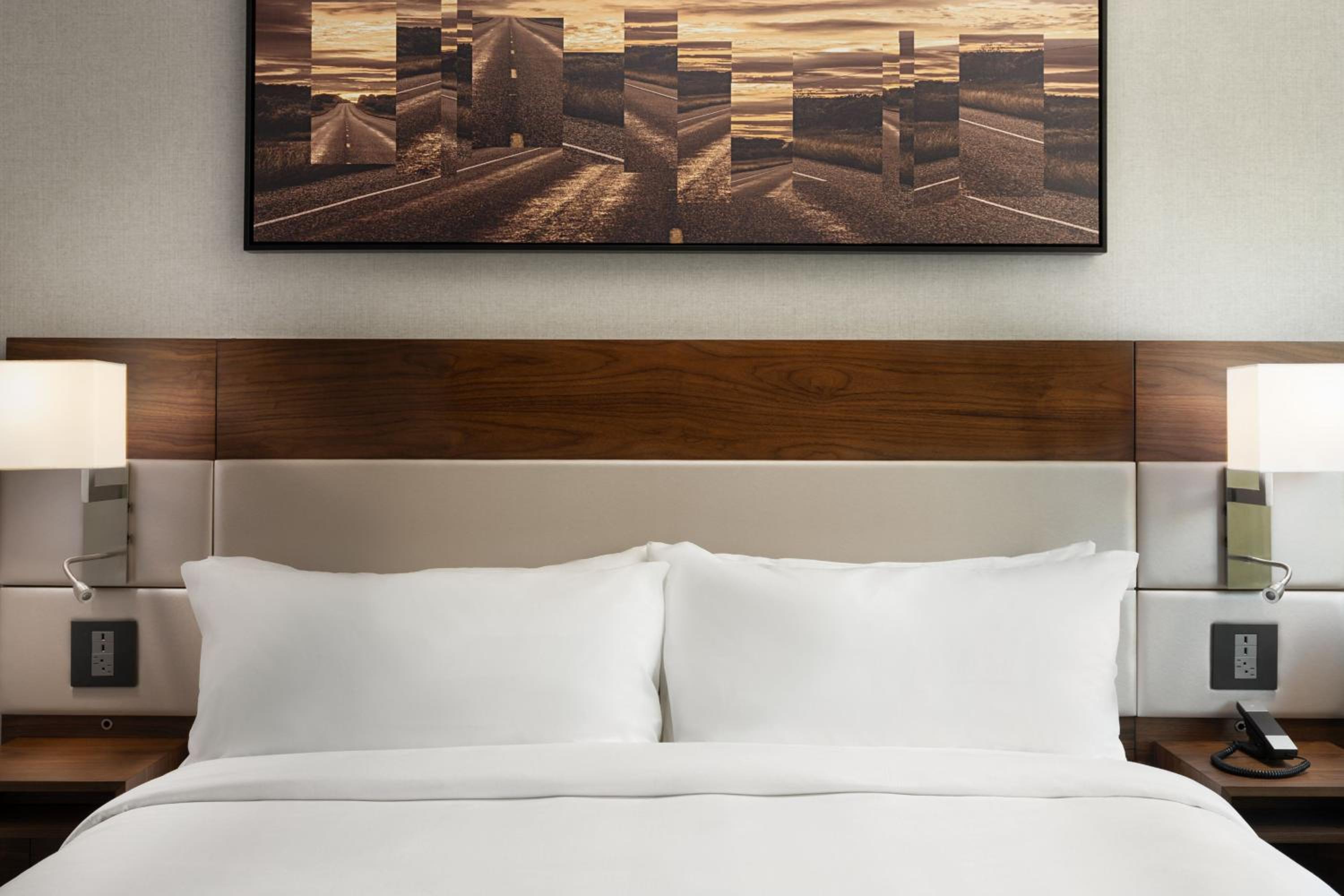 Guest Room, 1 King - Photo 5