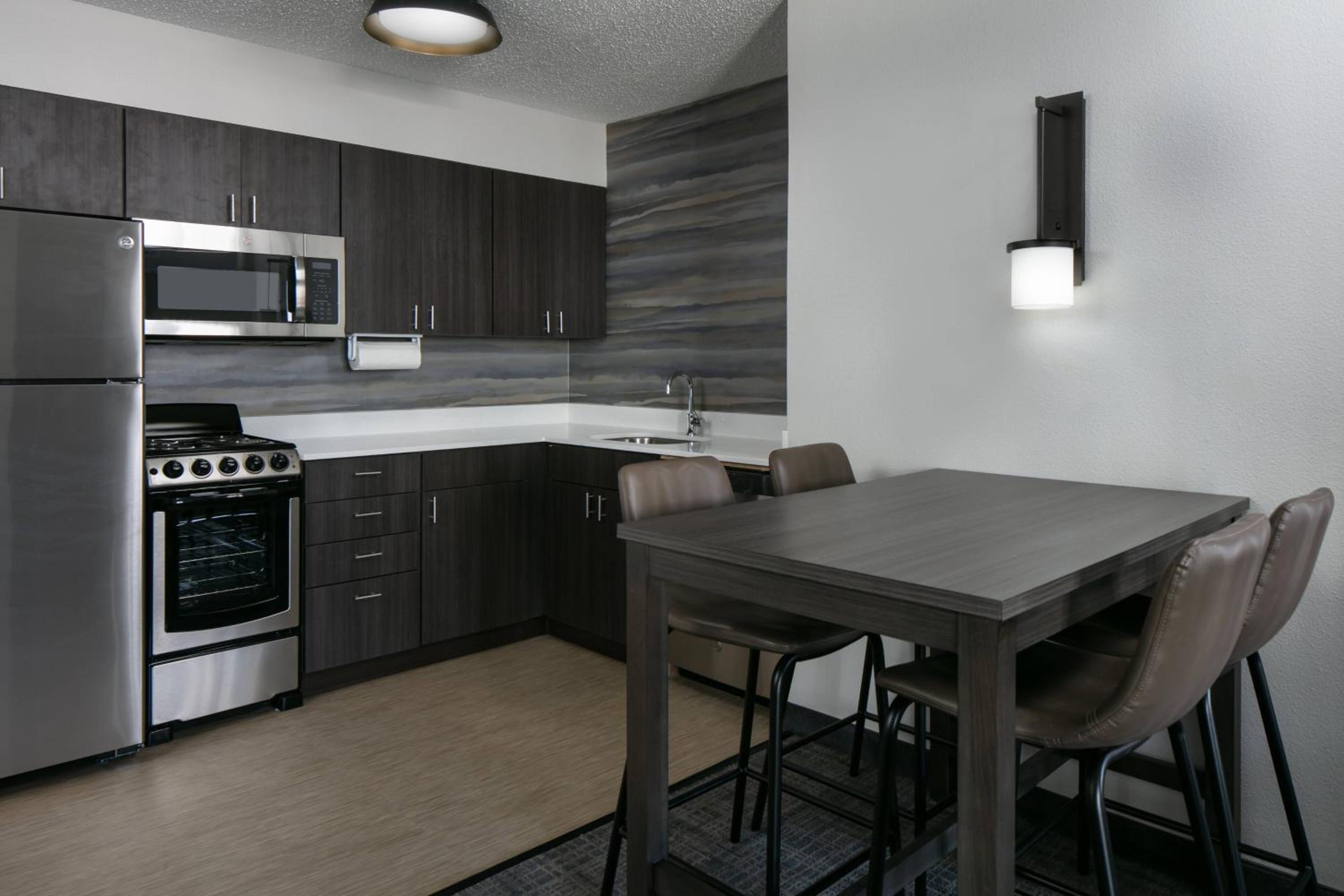 Two-Bedroom Two-Room Suite - Photo 2