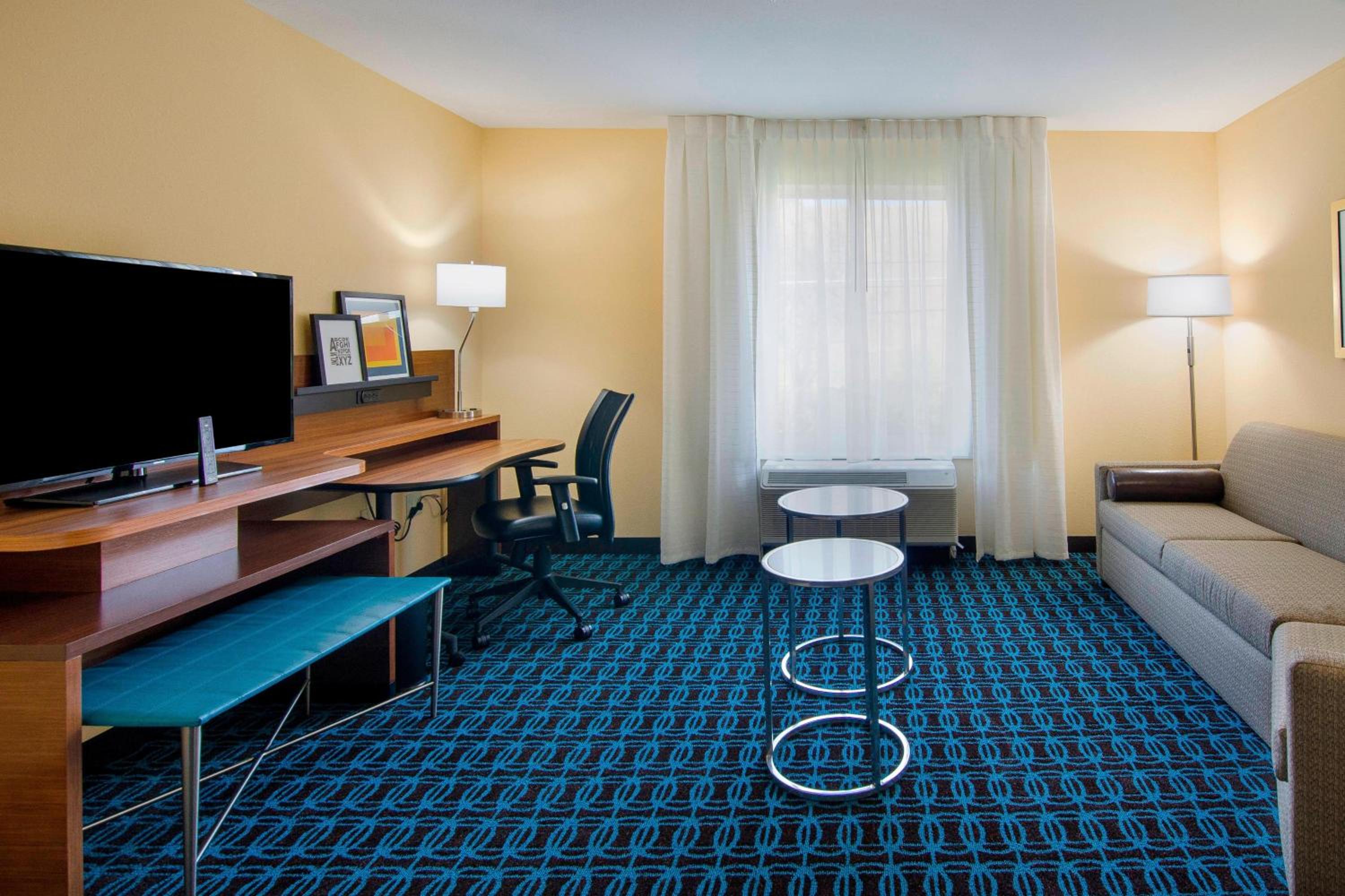 King Suite with Sofa Bed - Hearing Accessible