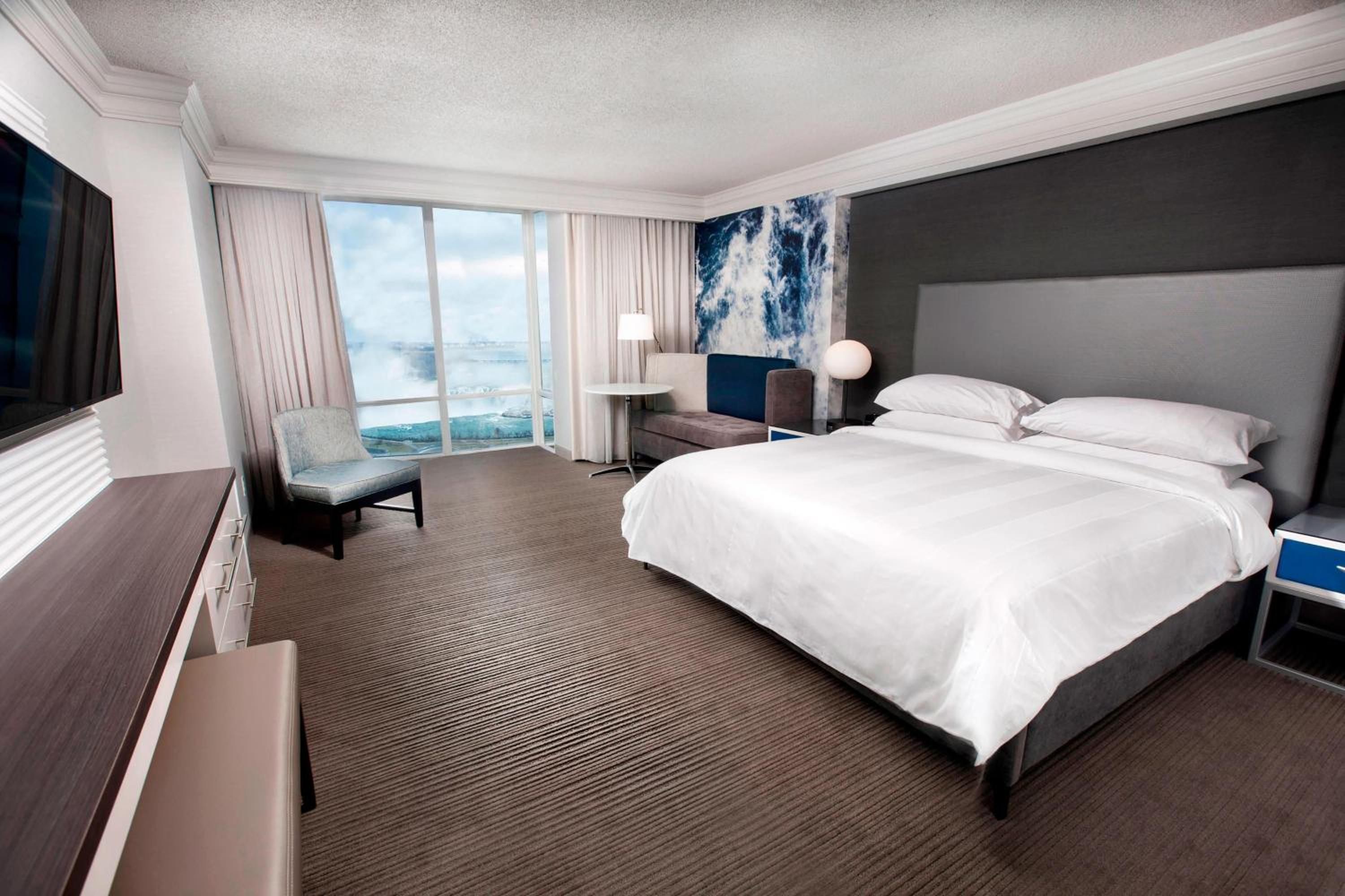 Premier King Room with Falls View - Photo 1