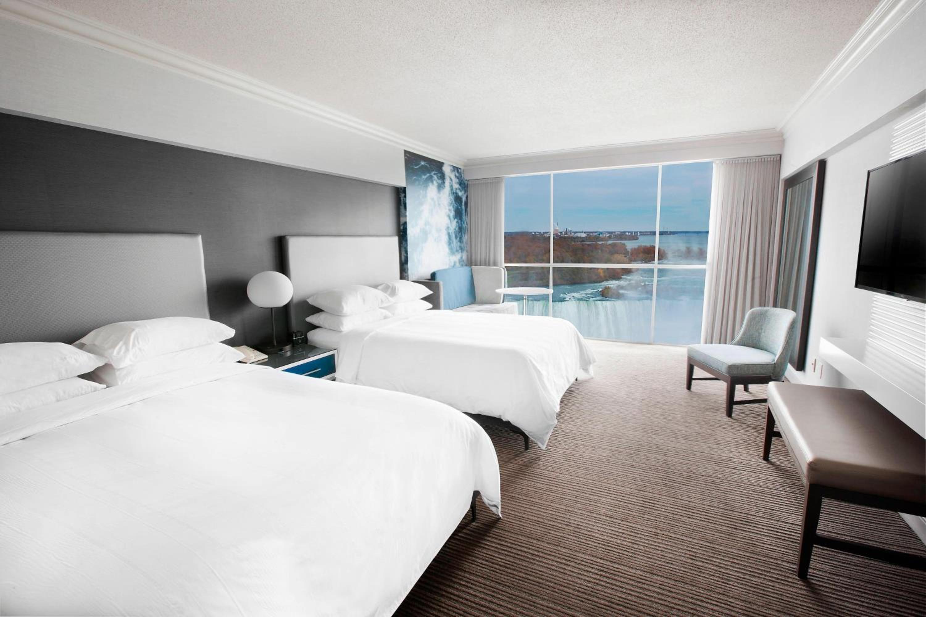 Queen Room with Two Queen Beds - Falls View - High Floor - Photo 1