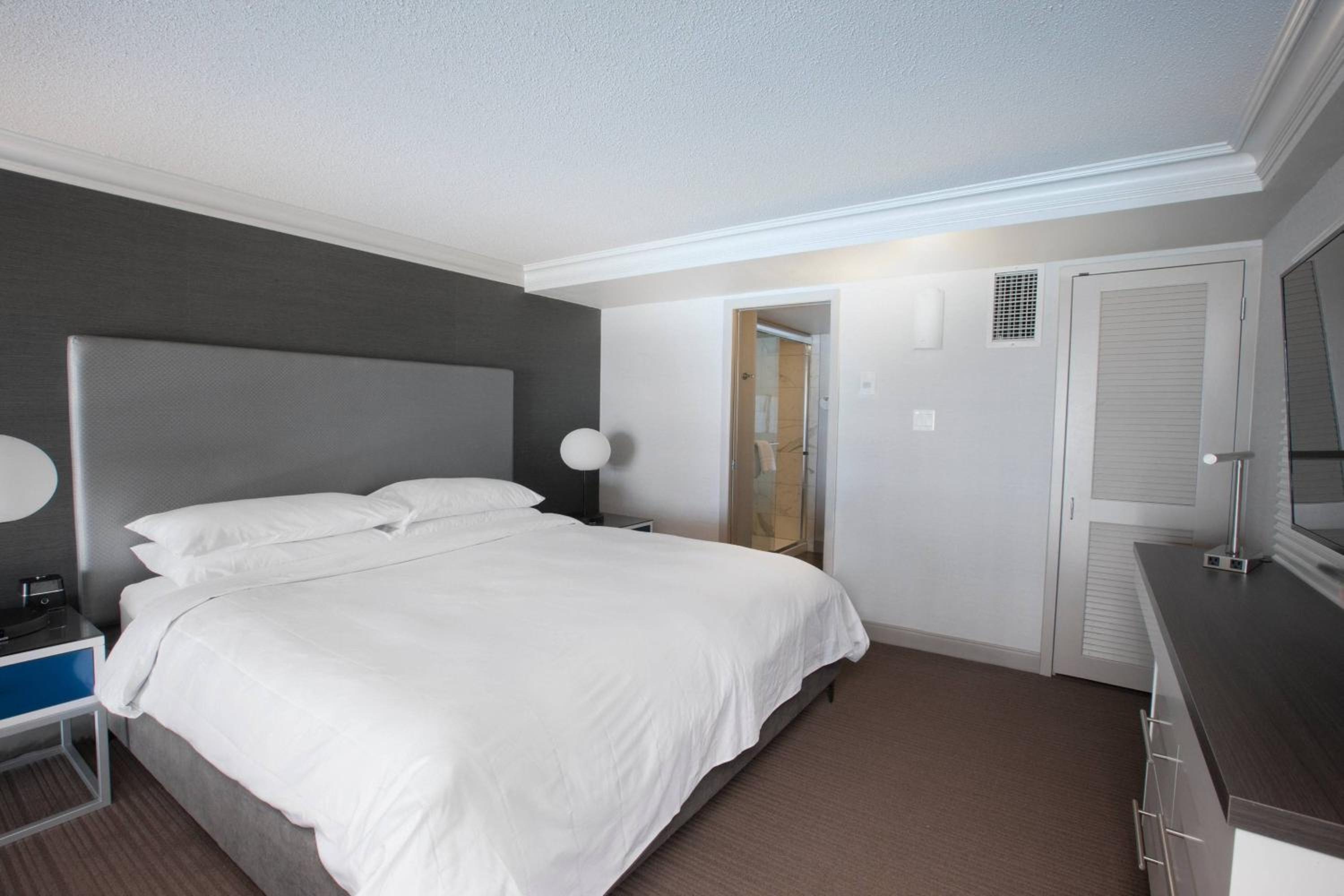 One-Bedroom Bi-Level Loft Suite with One King Bed and One Sofa Bed - Photo 3