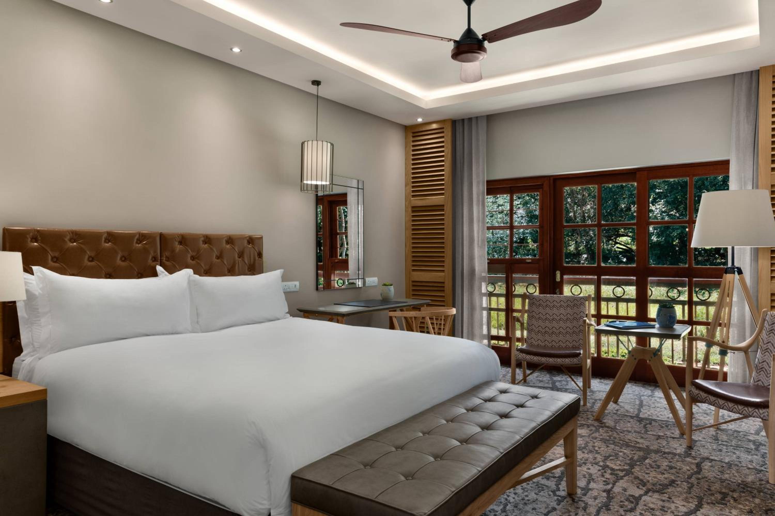 Guest room, 1 King, Forest view, Juliette Balcony - Photo 1