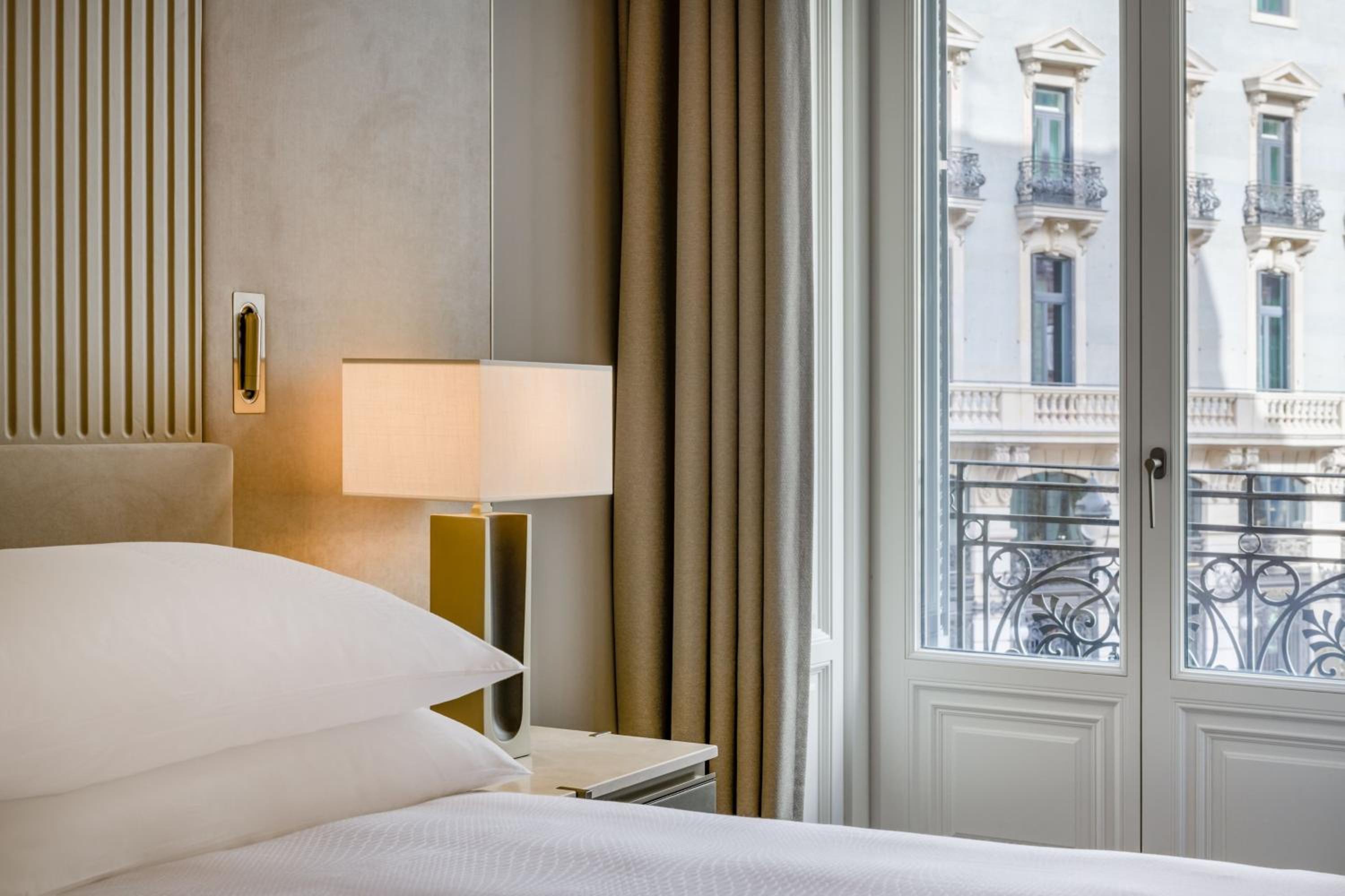 Premium Deluxe King Room with Balcony and City View