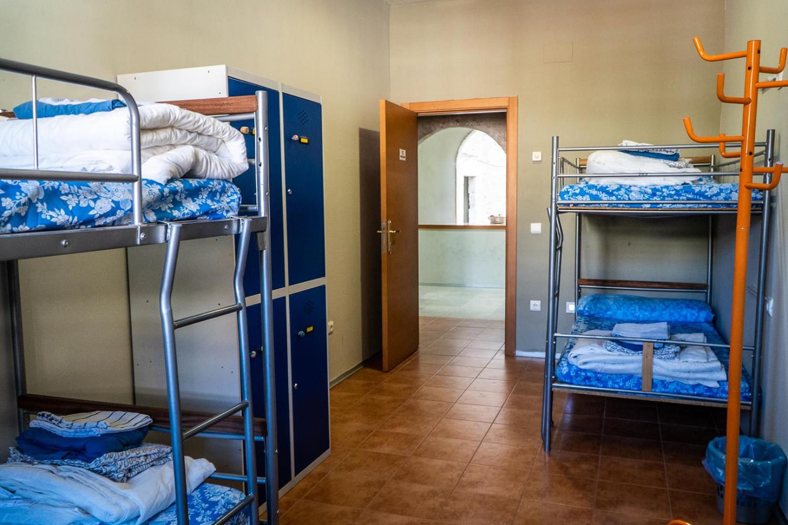 Bed in 4-Bed Mixed Dormitory Room photo 3