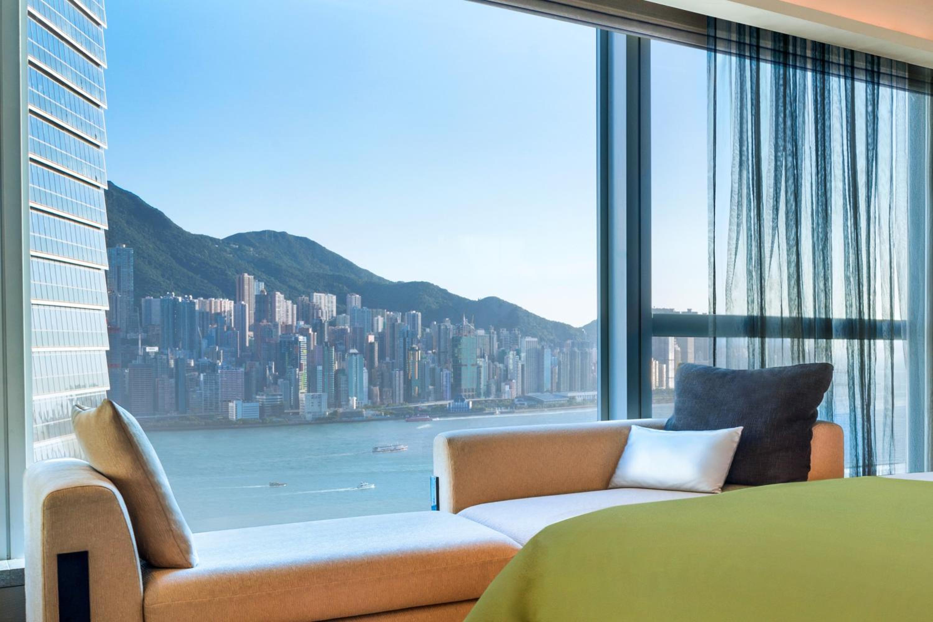 Spectacular King Room with Partial Harbor View photo 3