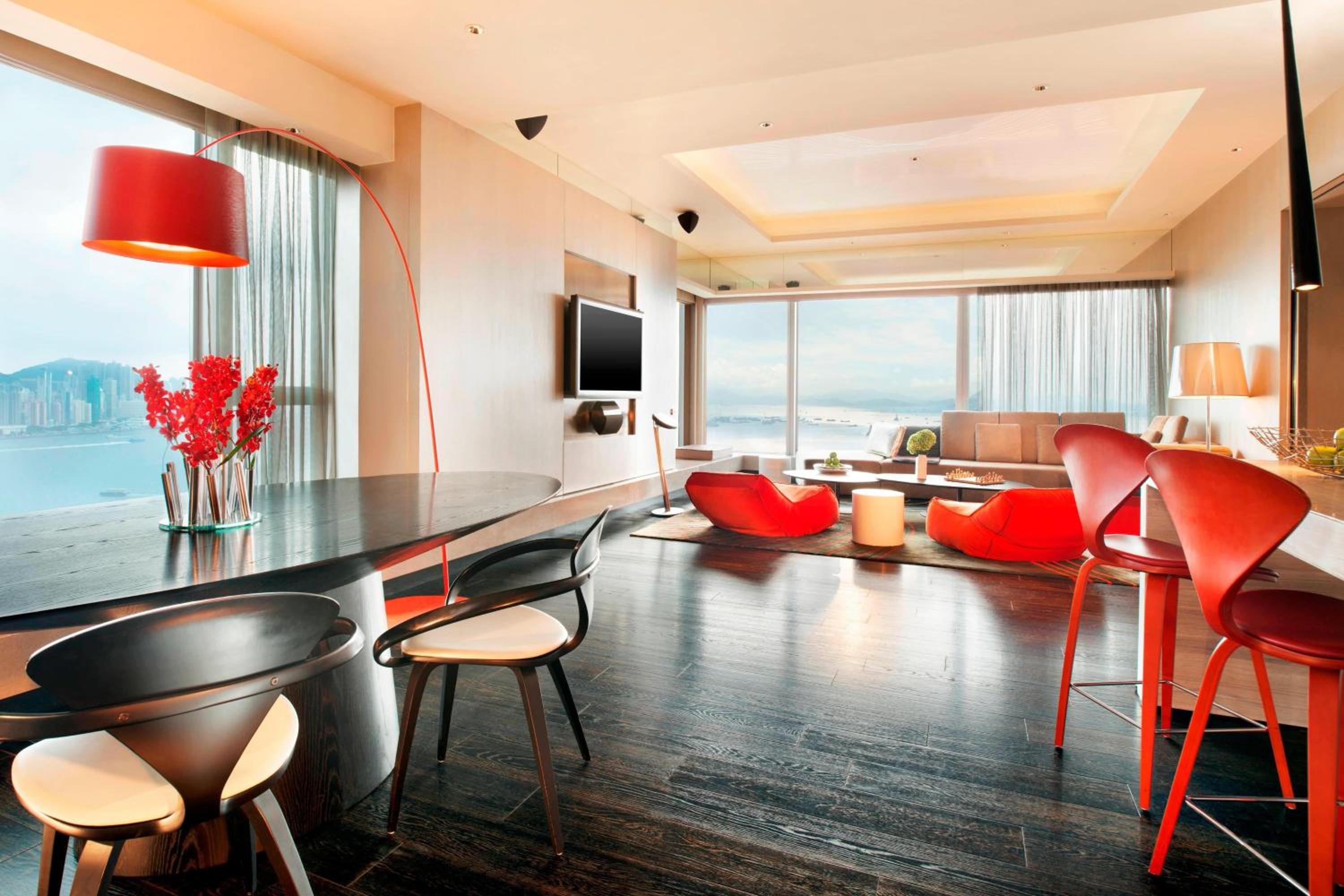 WOW King Suite with Skyline View WOW King Suite with Skyline View