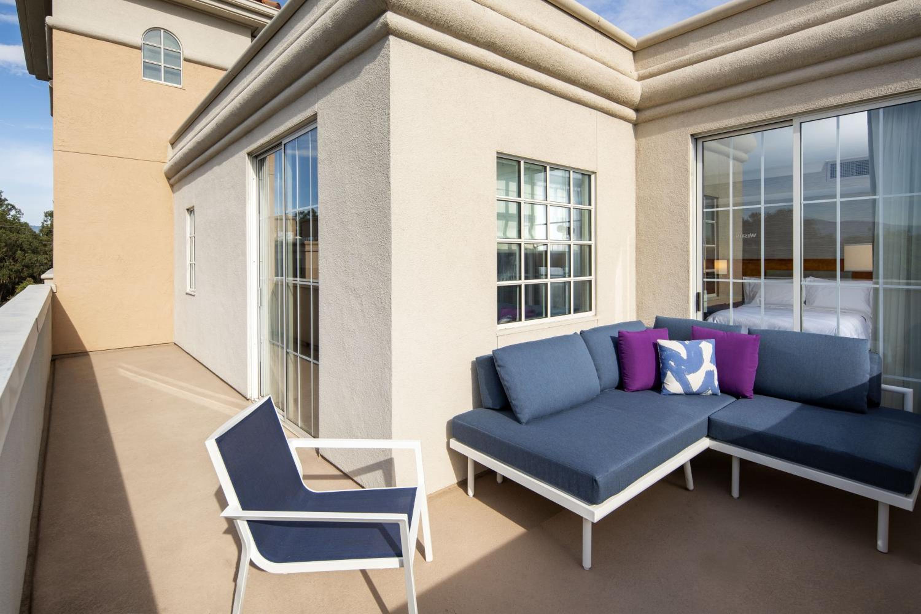 Suite, 2 Double, Sofa bed, Corner room, Top floor, Balcony - Photo 6
