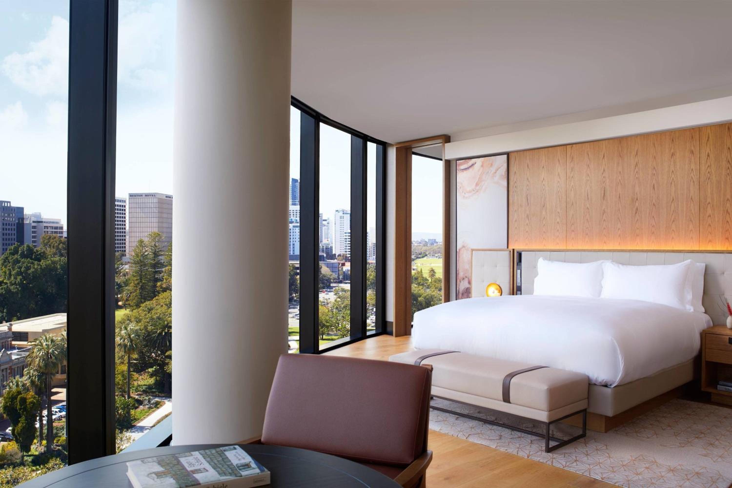 Langley Park View, Corner Studio, 1 King Bed