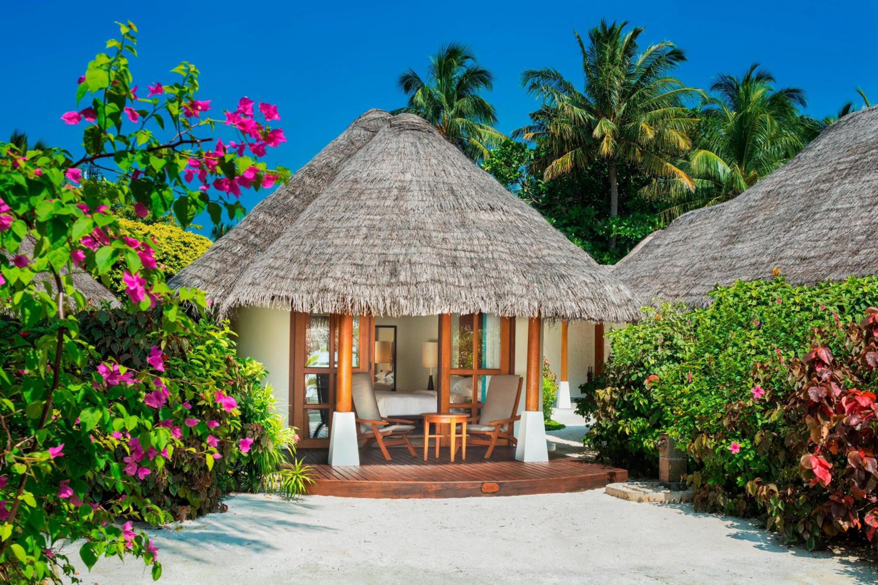 King Cottage with Island View photo 3
