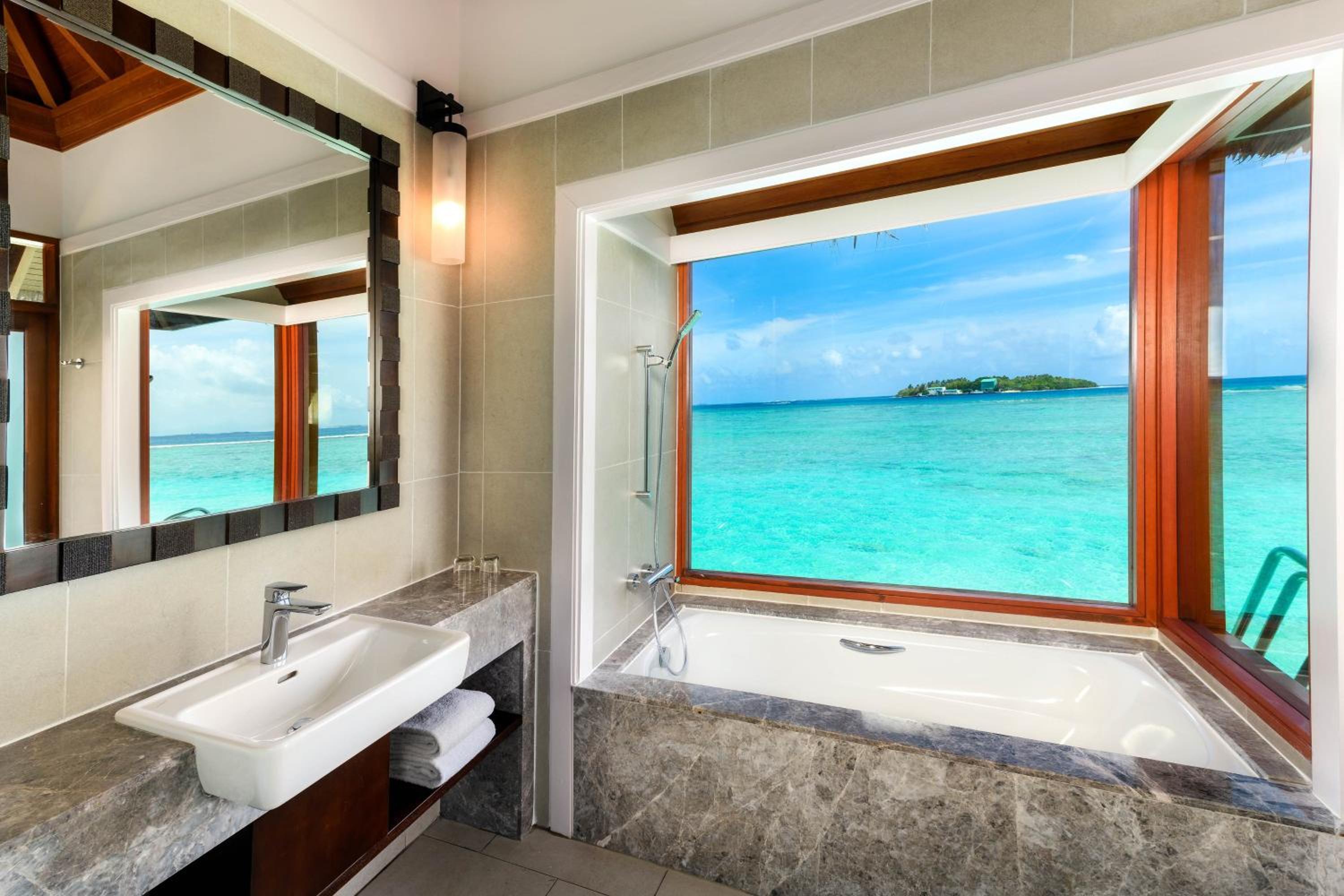 Overwater King Bungalow with Ocean View photo 3