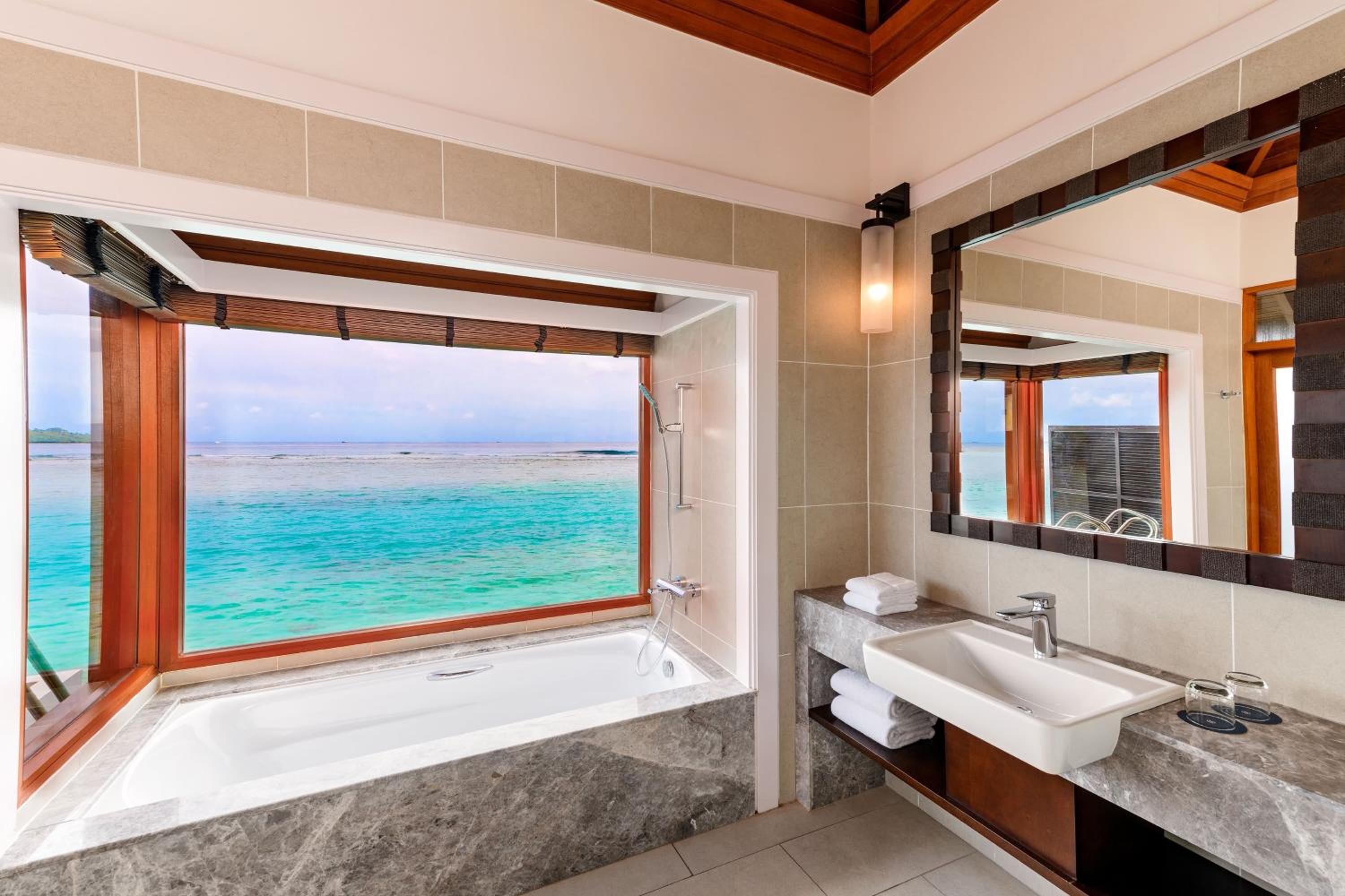 Overwater King Bungalow with Ocean View photo 2