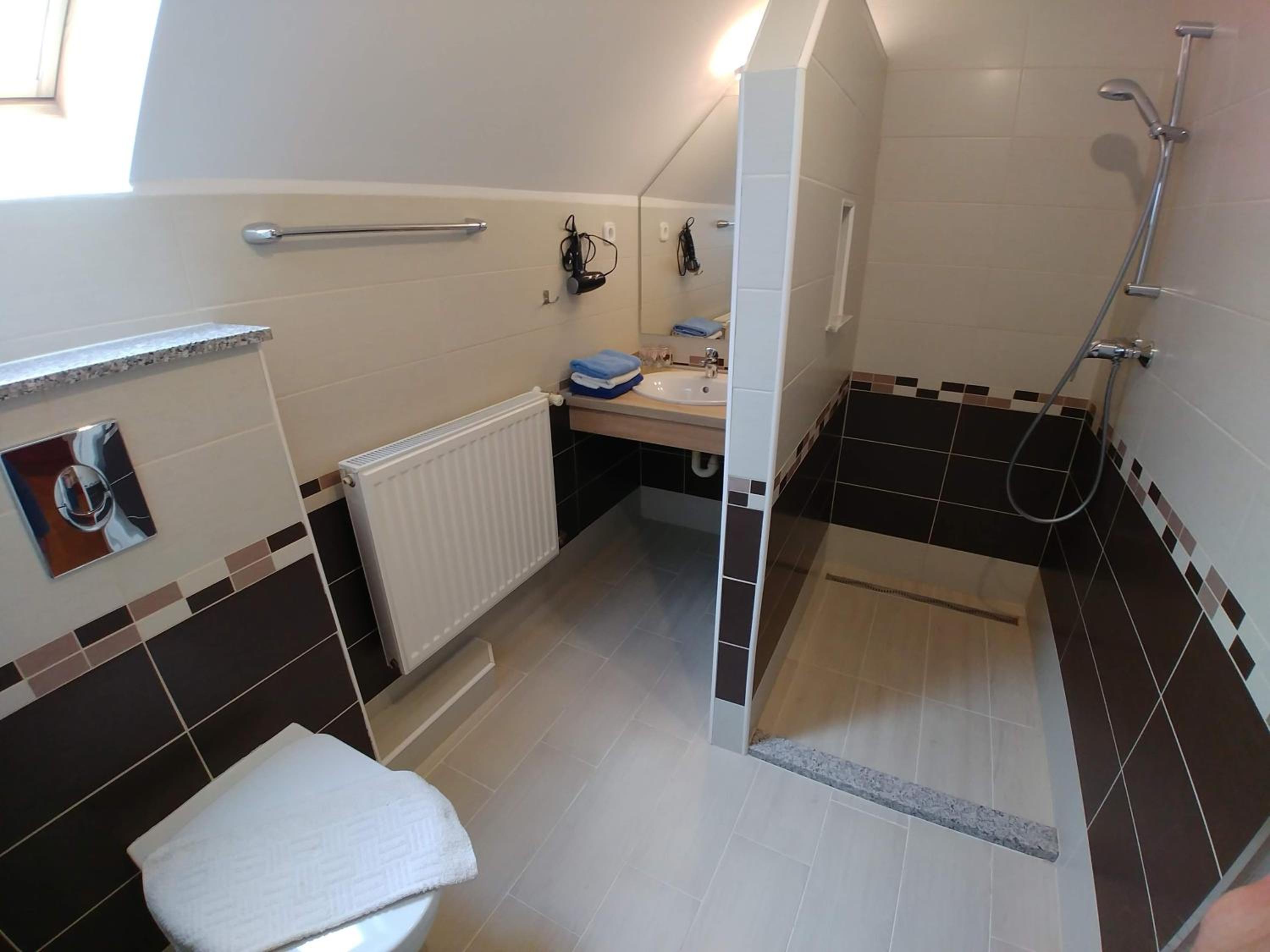 Apartment with Balcony photo 3