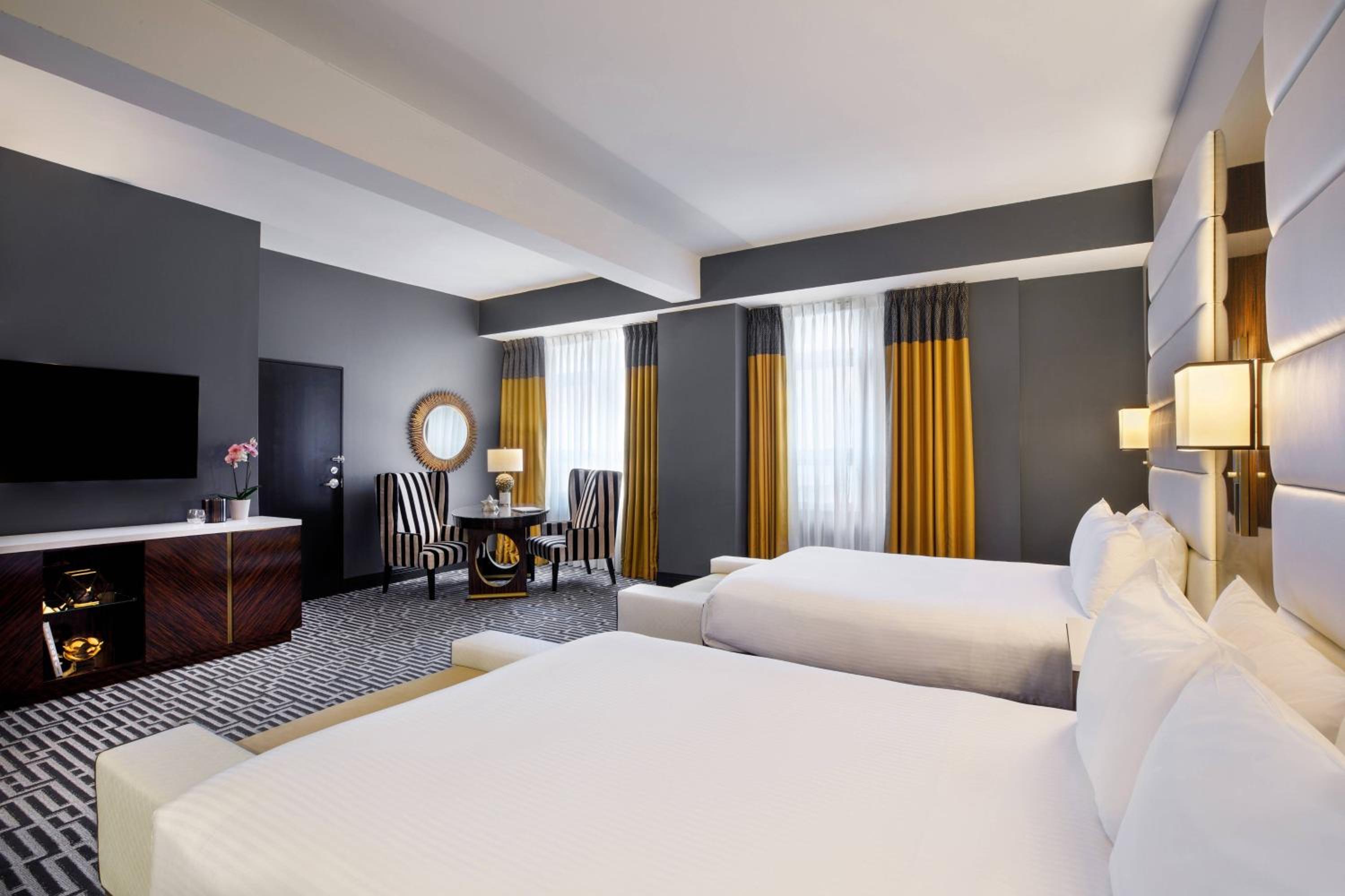 Guest room, 2 Queen, City view