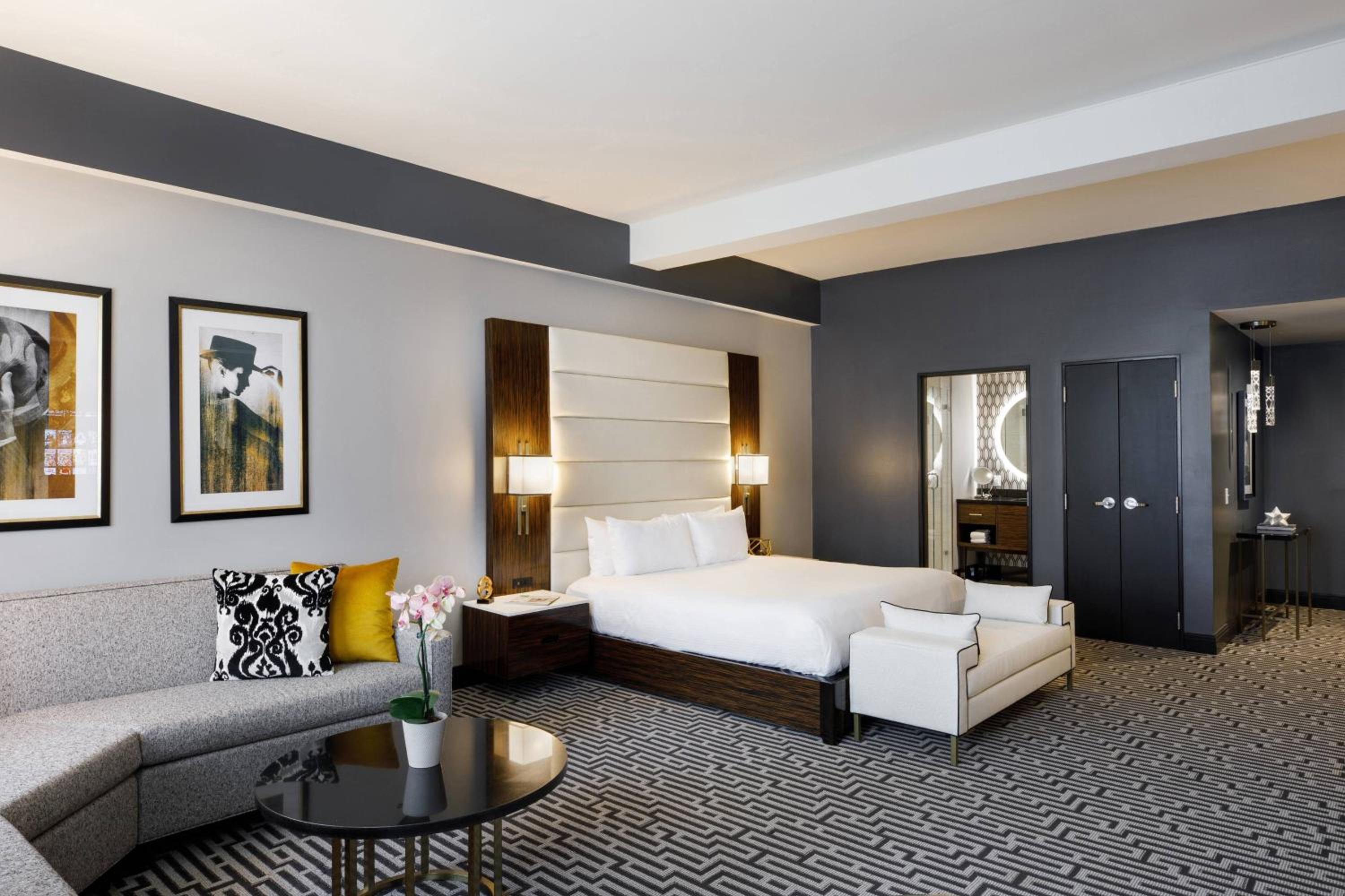 Guest Room, 1 King - Photo 3