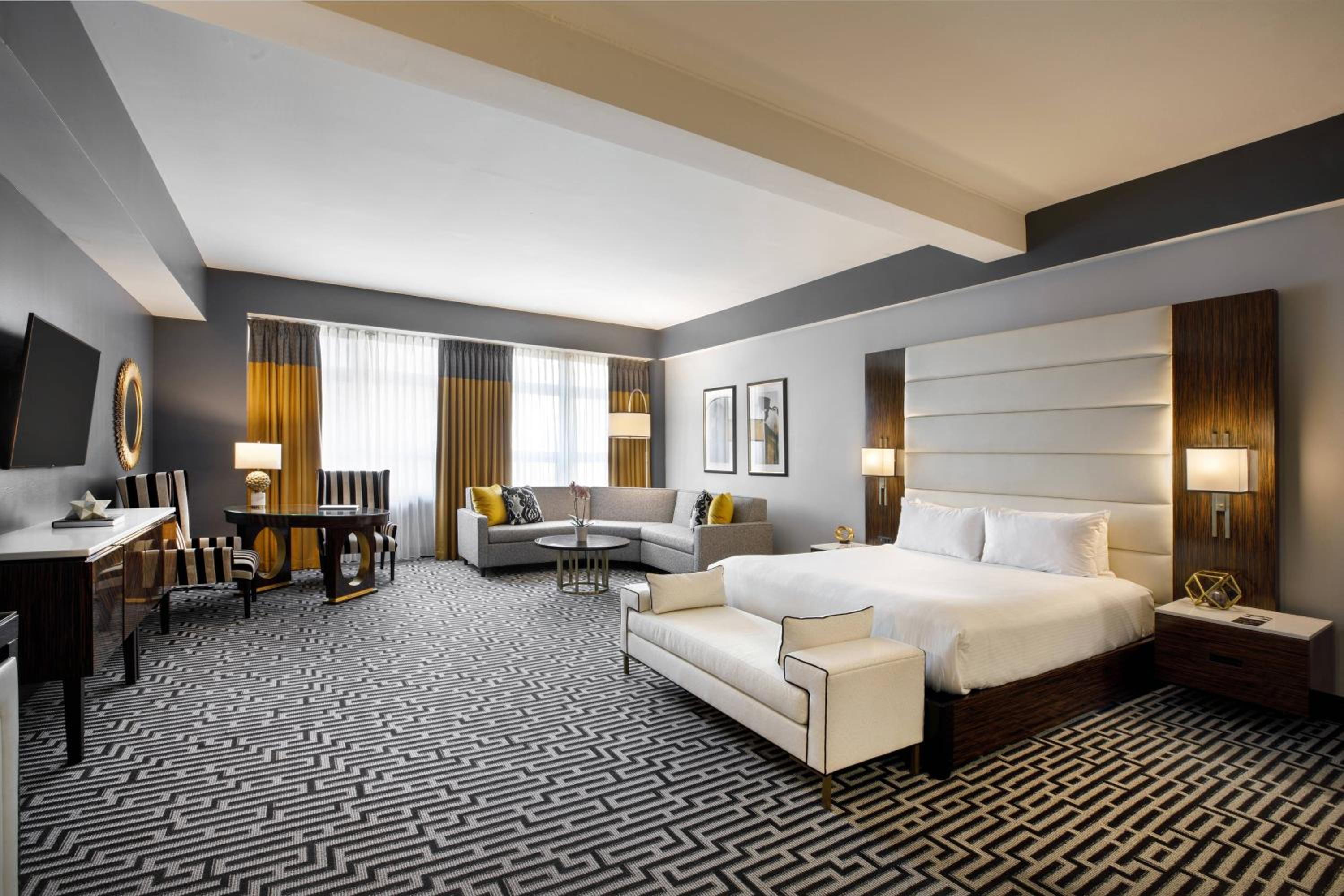 Guest Room, 1 King - Photo 1