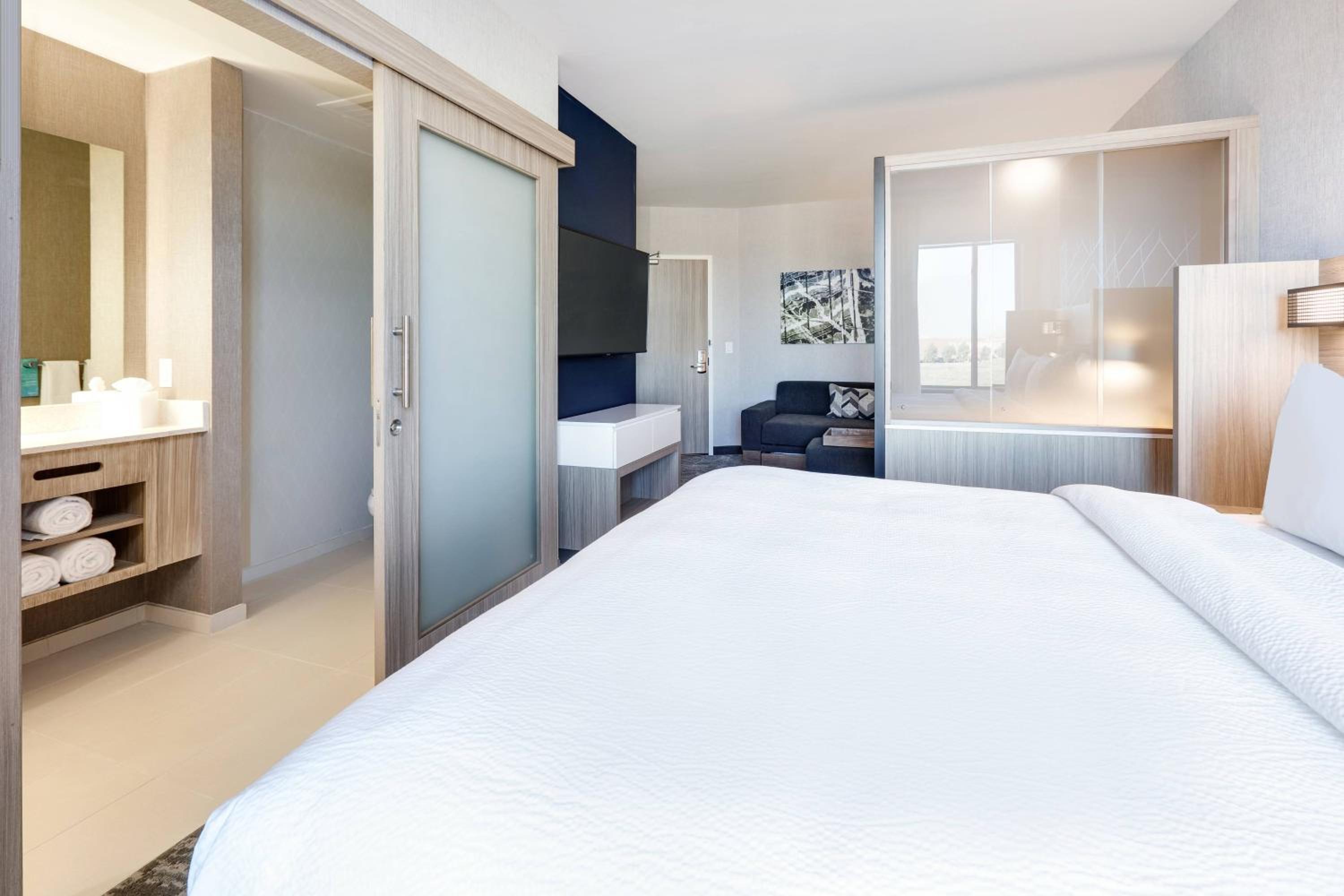 King Suite with Trundle Bed - Hearing Accessible - Photo 2