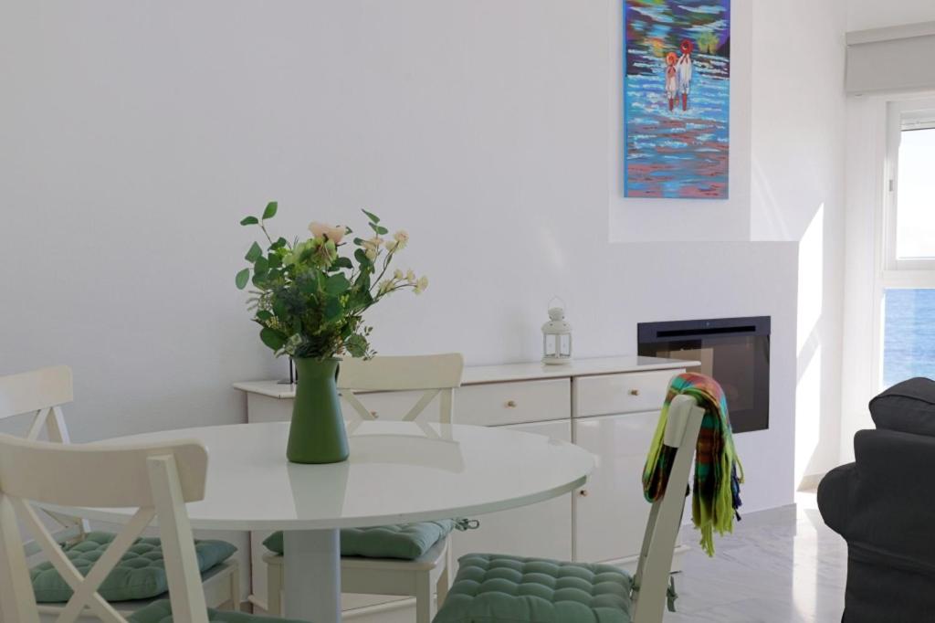 Two-Bedroom Apartment with Ocean View photo 2