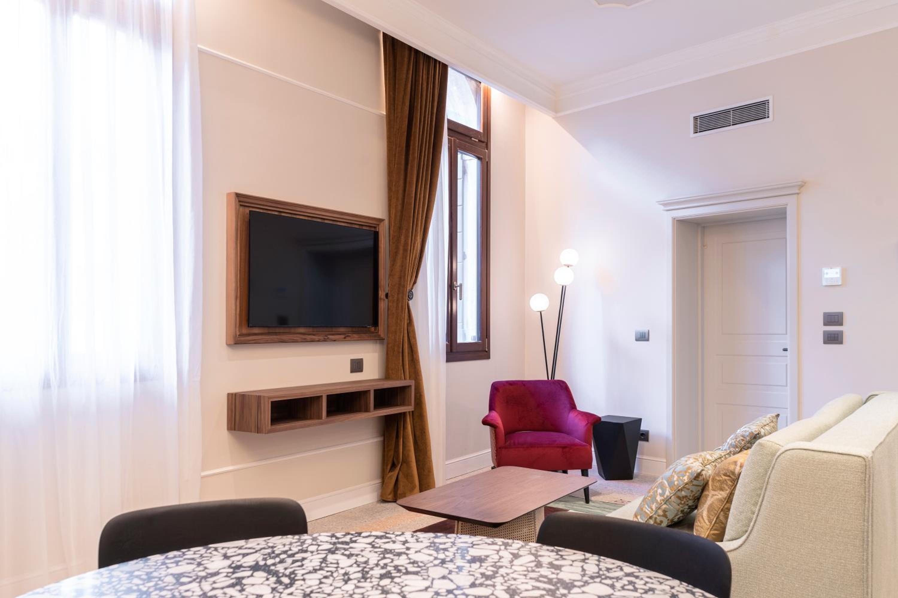 Superior Apartment