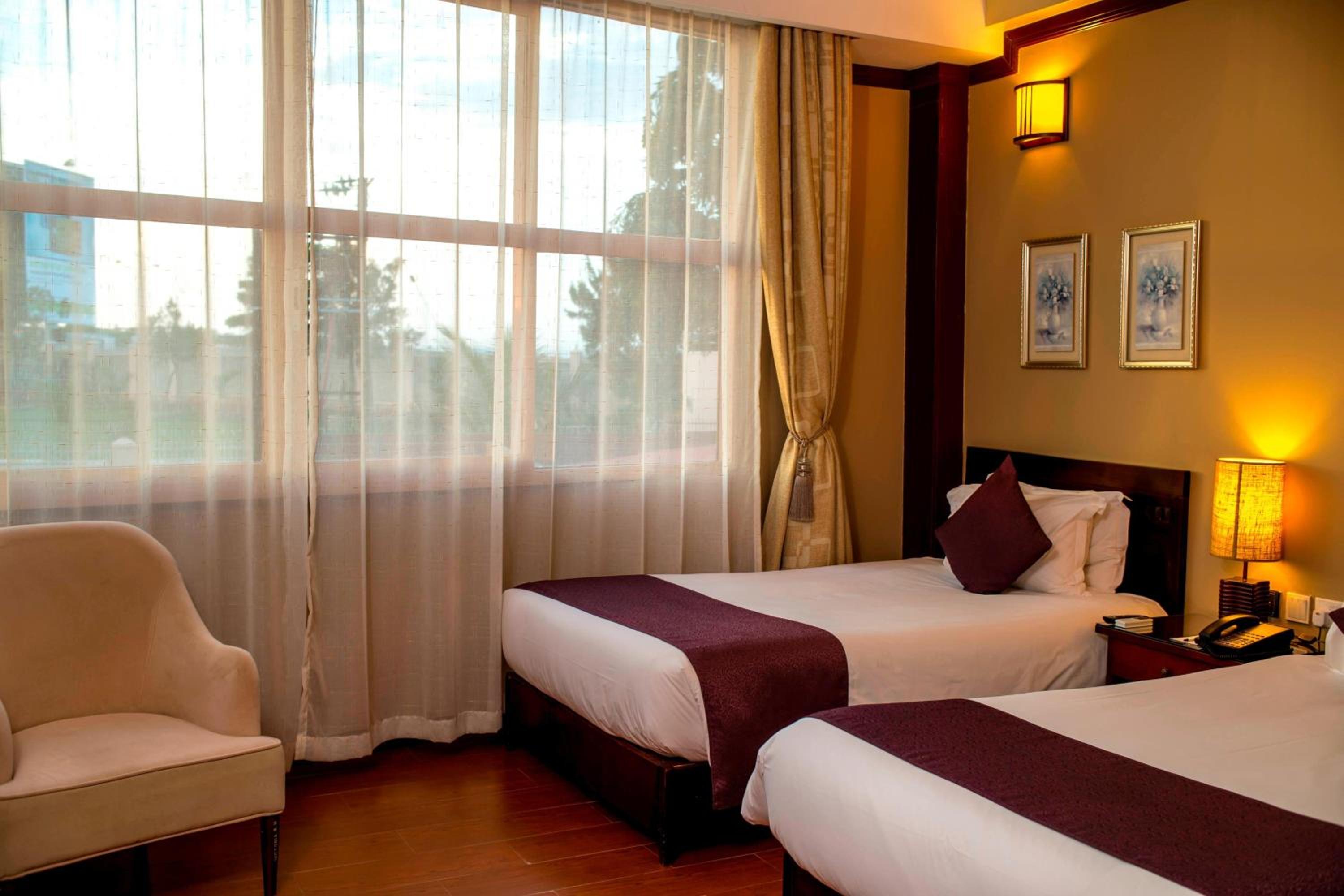 Guest room, 2 Twin/Single Bed(s), Lake Victoria view photo 1