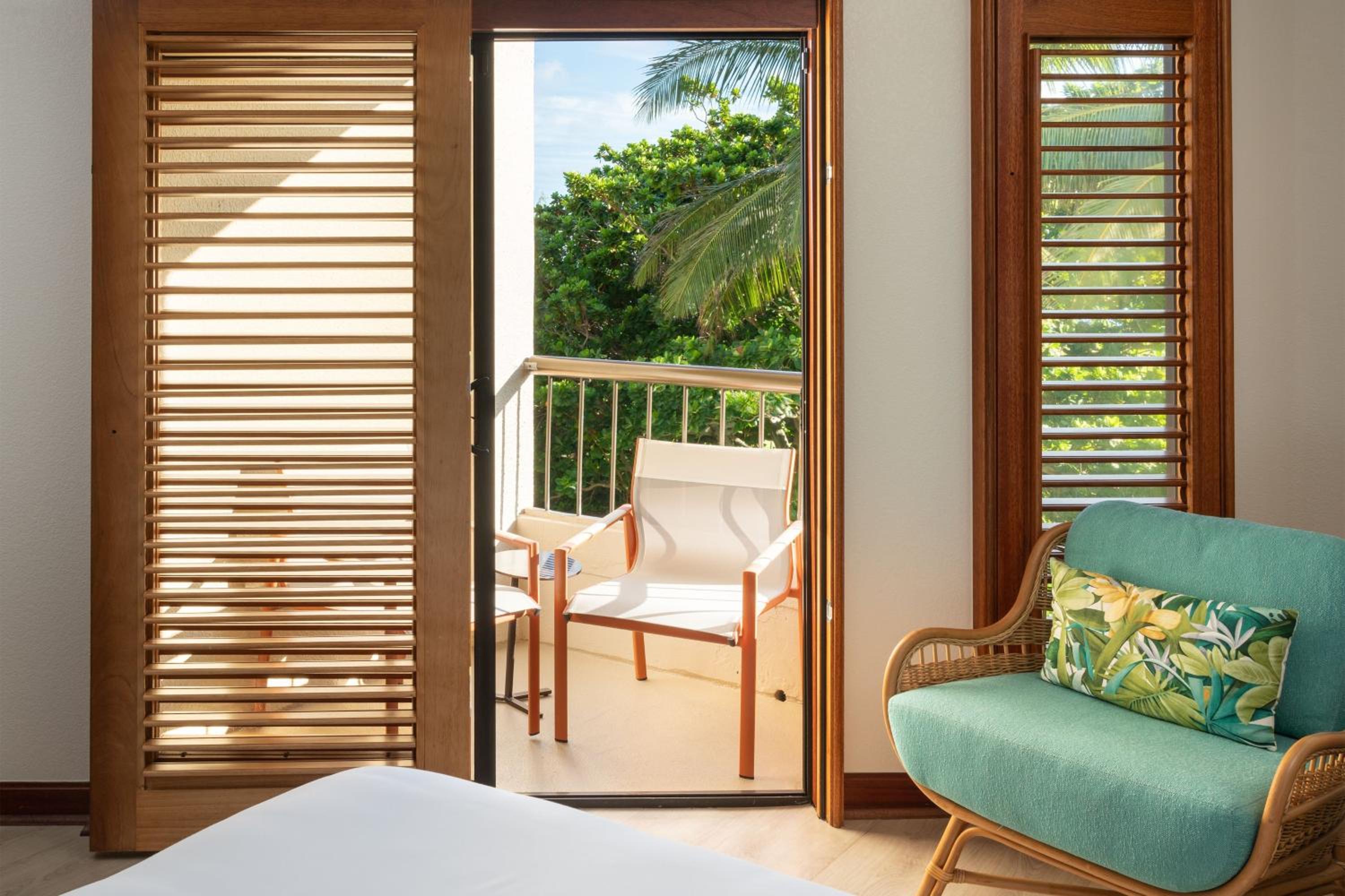 Coconut grove view 2 queen