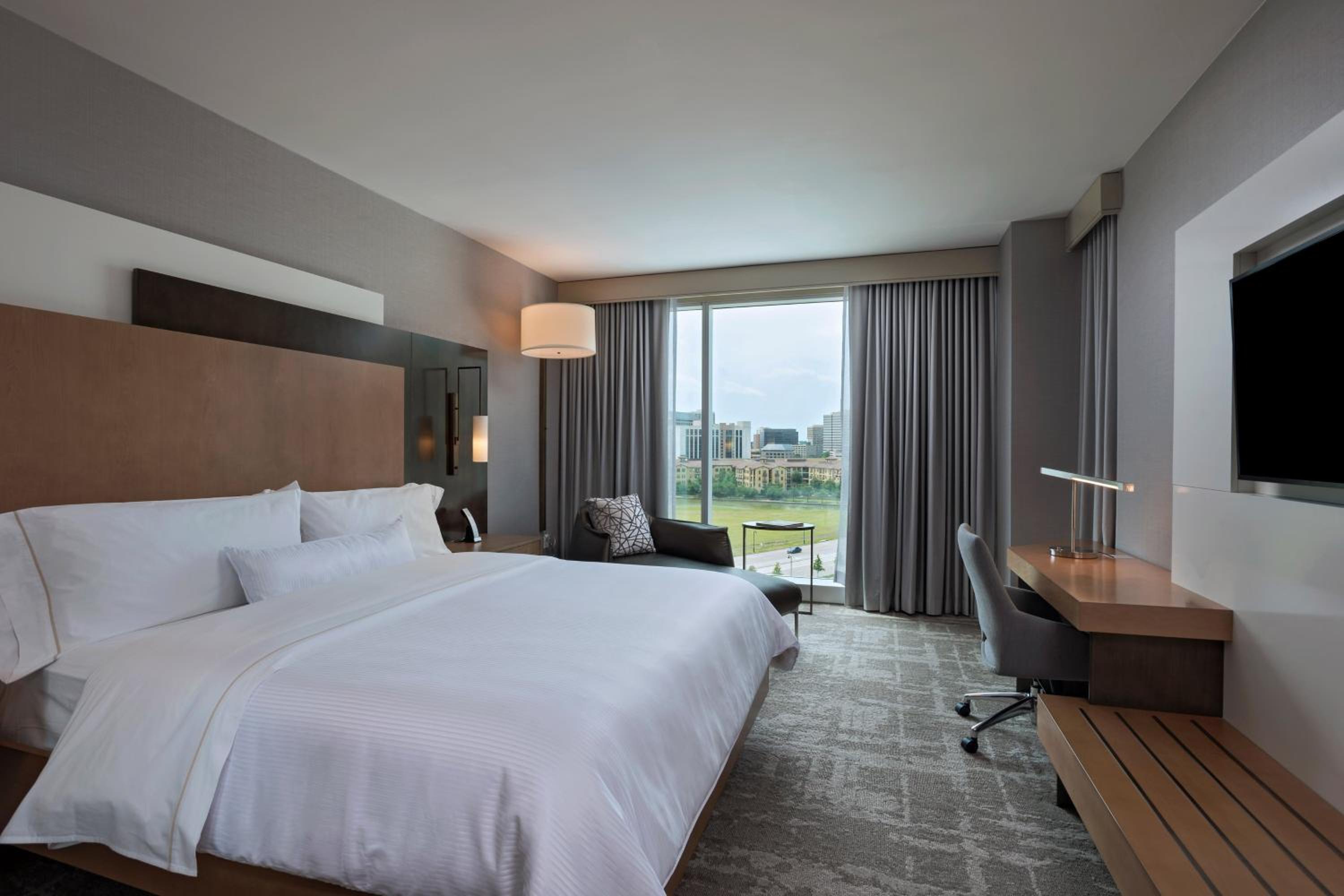 Club King Room - Club Level