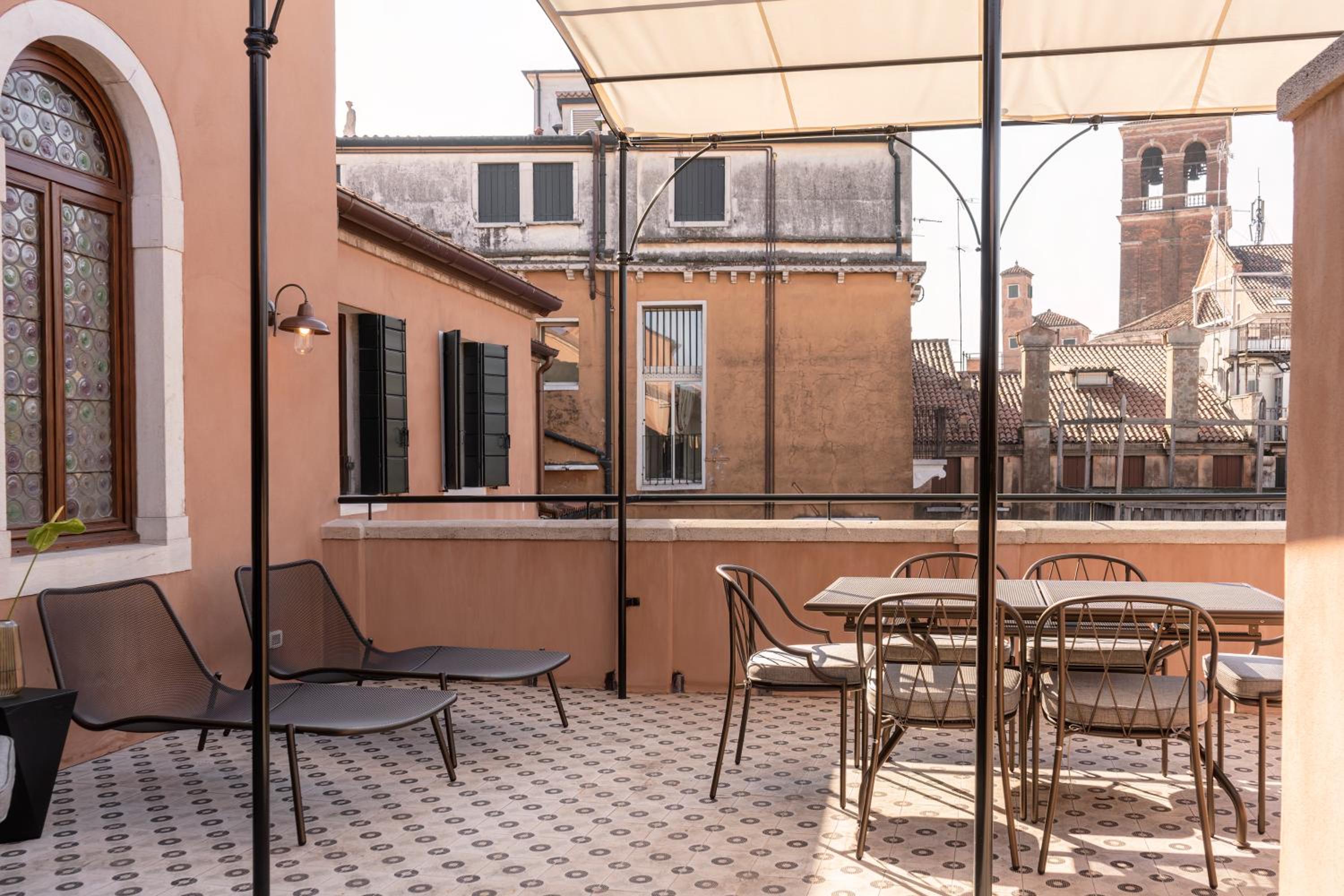 Apartment with Terrace photo 3
