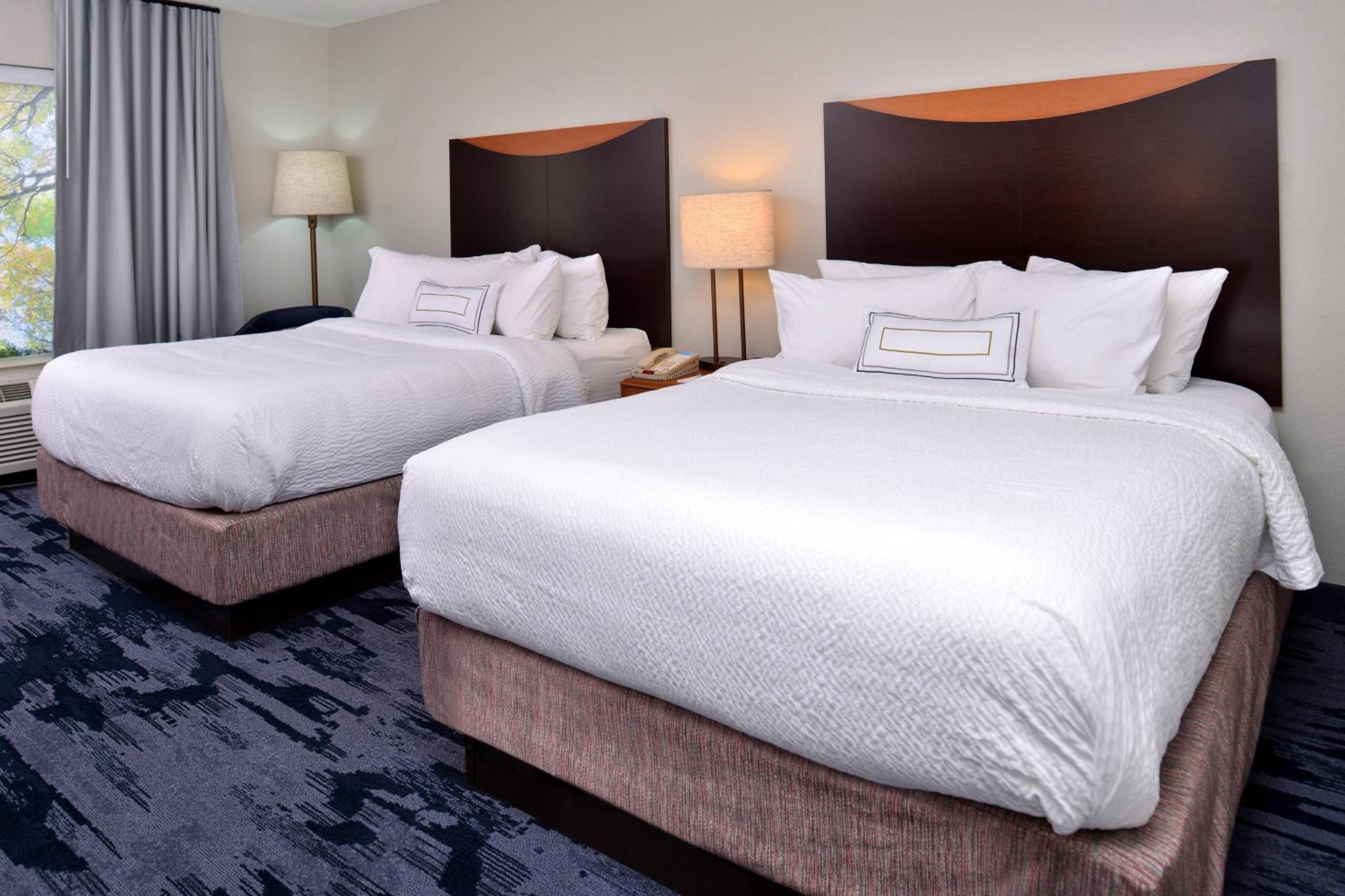 Queen Room with Two Queen Beds - Photo 1
