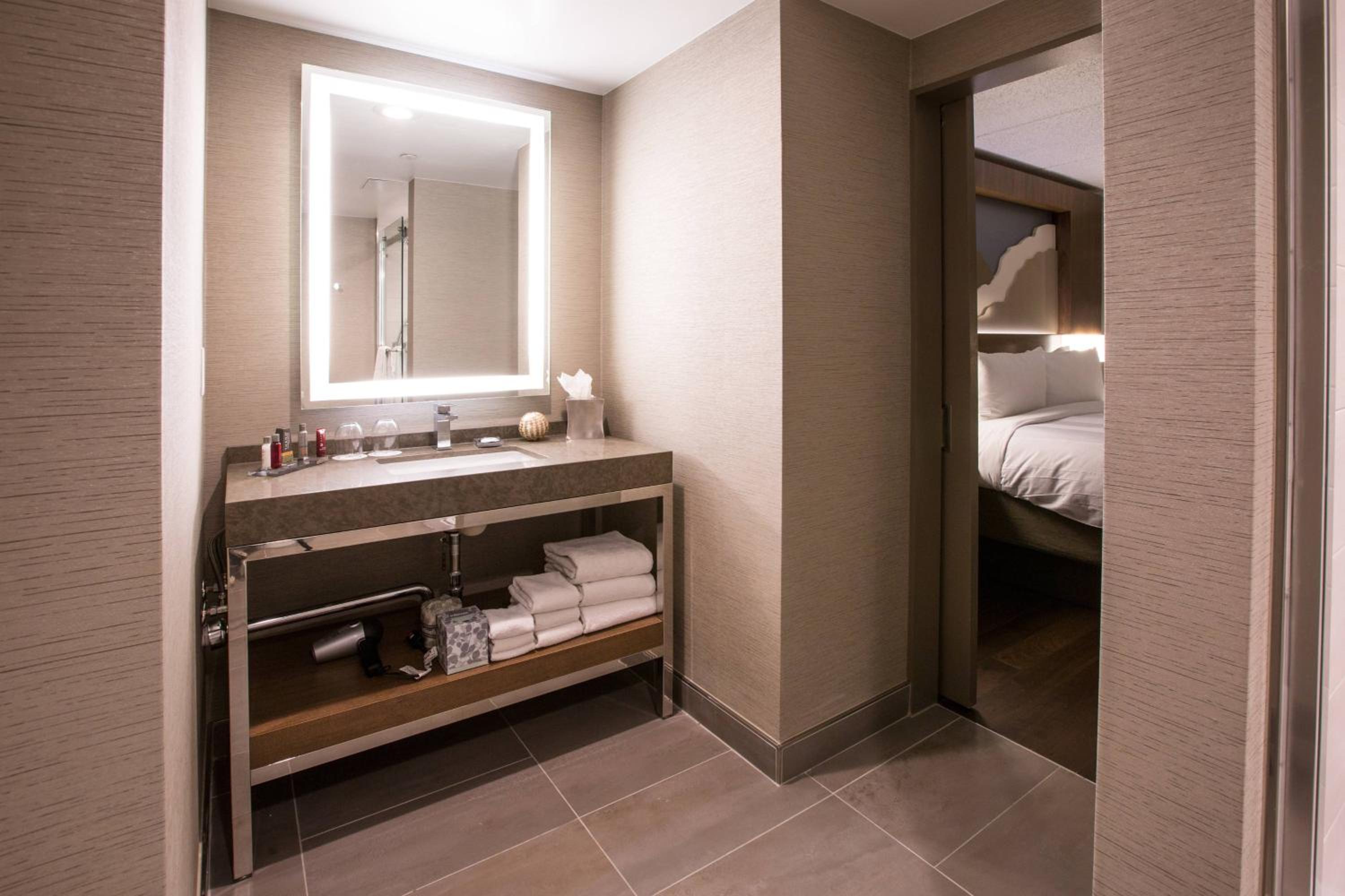 Standard Double Room with Two Double Beds photo 2