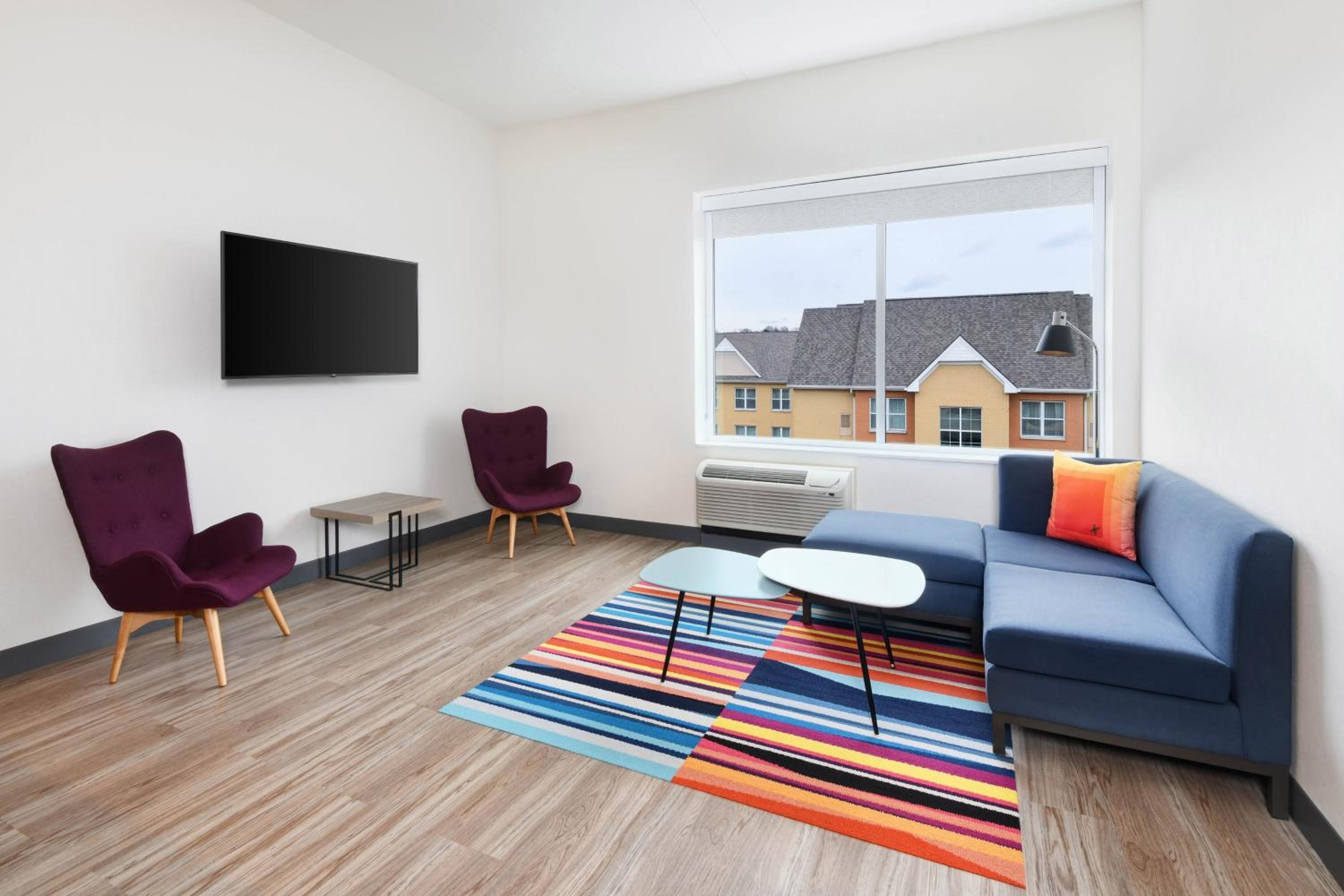 Suite, 1 King, Sofa bed - Photo 1