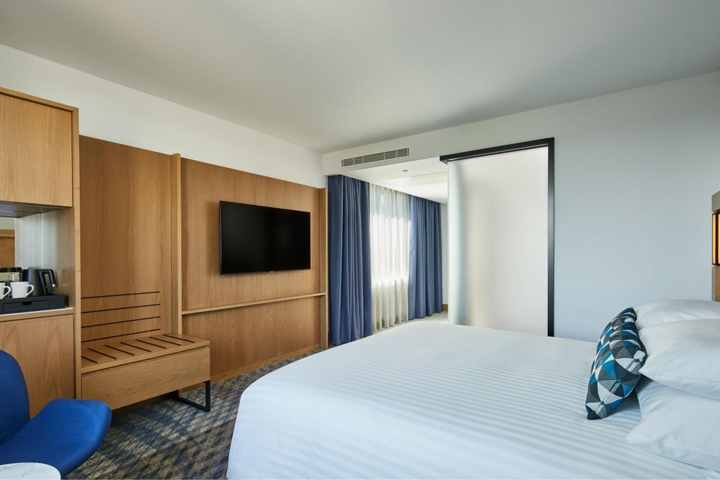 Superior King Room with Parking