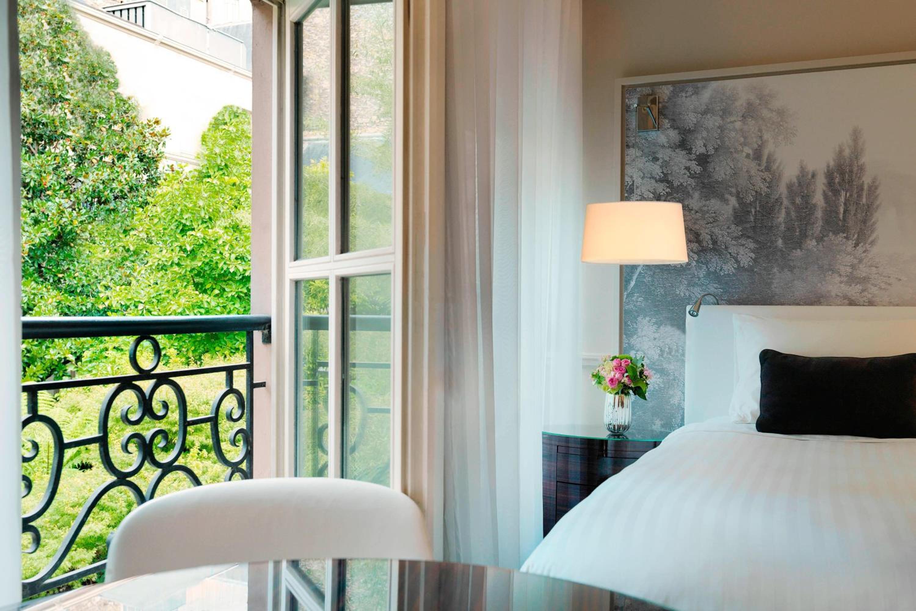 Deluxe Twin Room with Garden View photo 3