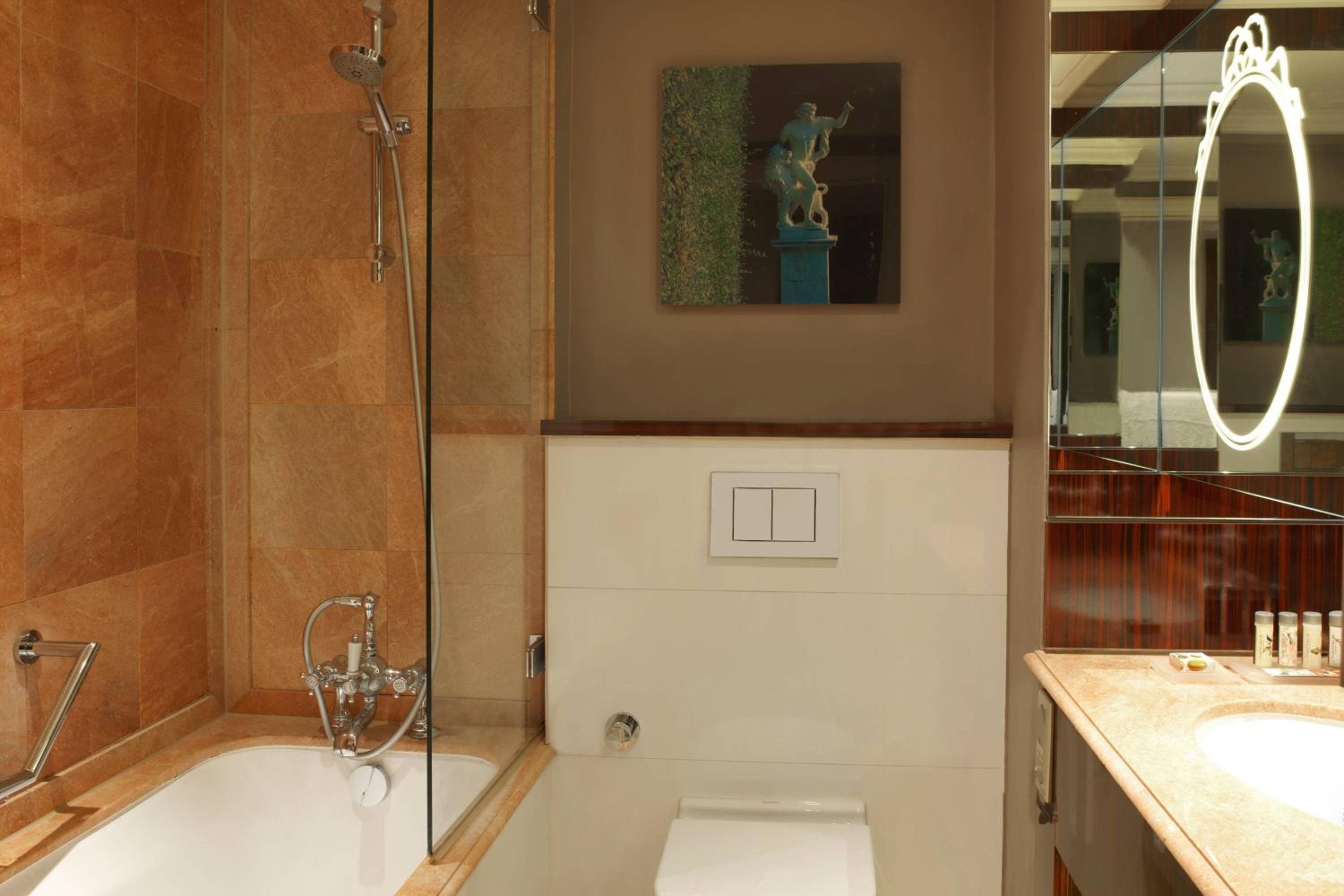 Deluxe Twin Room with Garden View photo 2