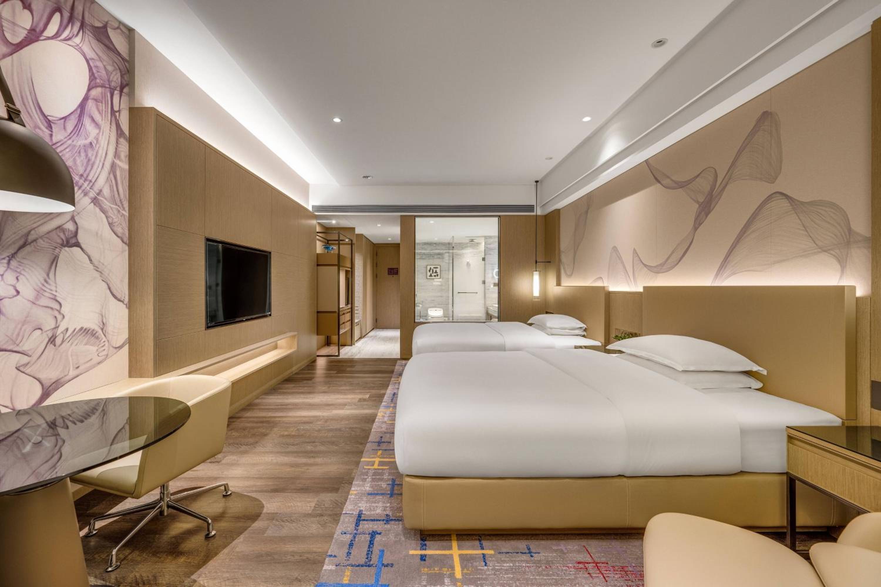 Deluxe Guest room with 2 Double Beds - Photo 4