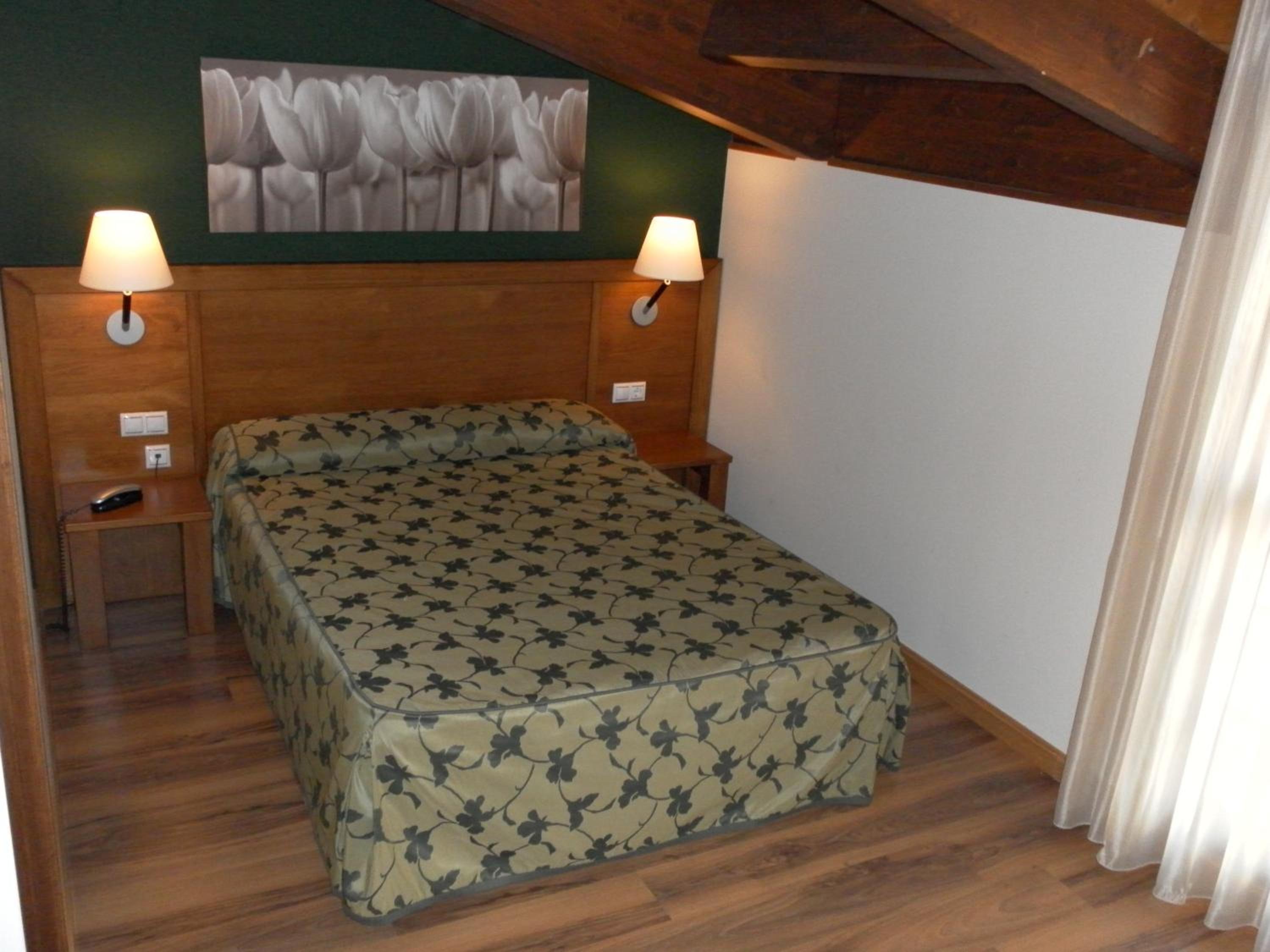 Double Room - Photo 2