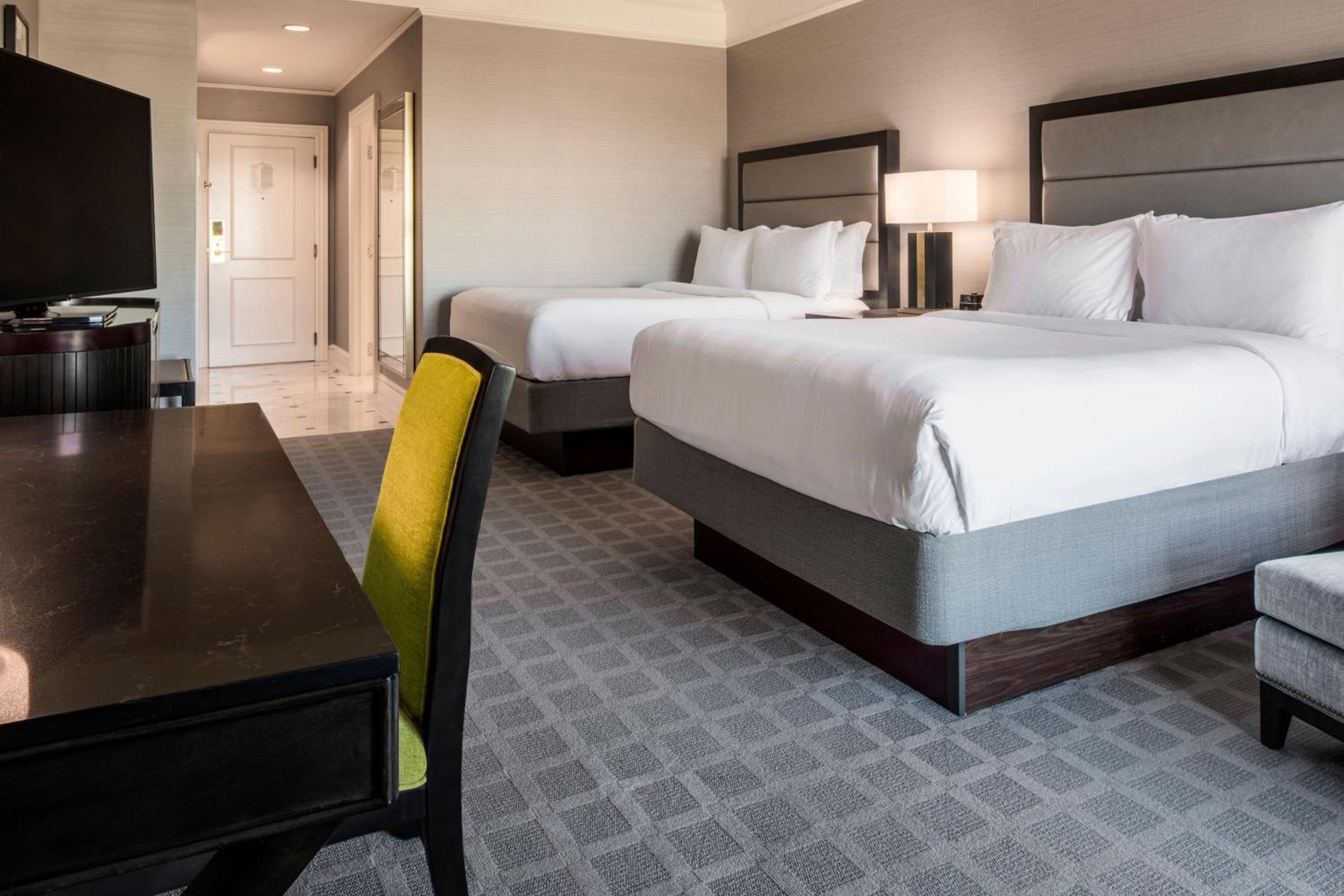 Deluxe, Guest room, 2 Queen - Photo 3