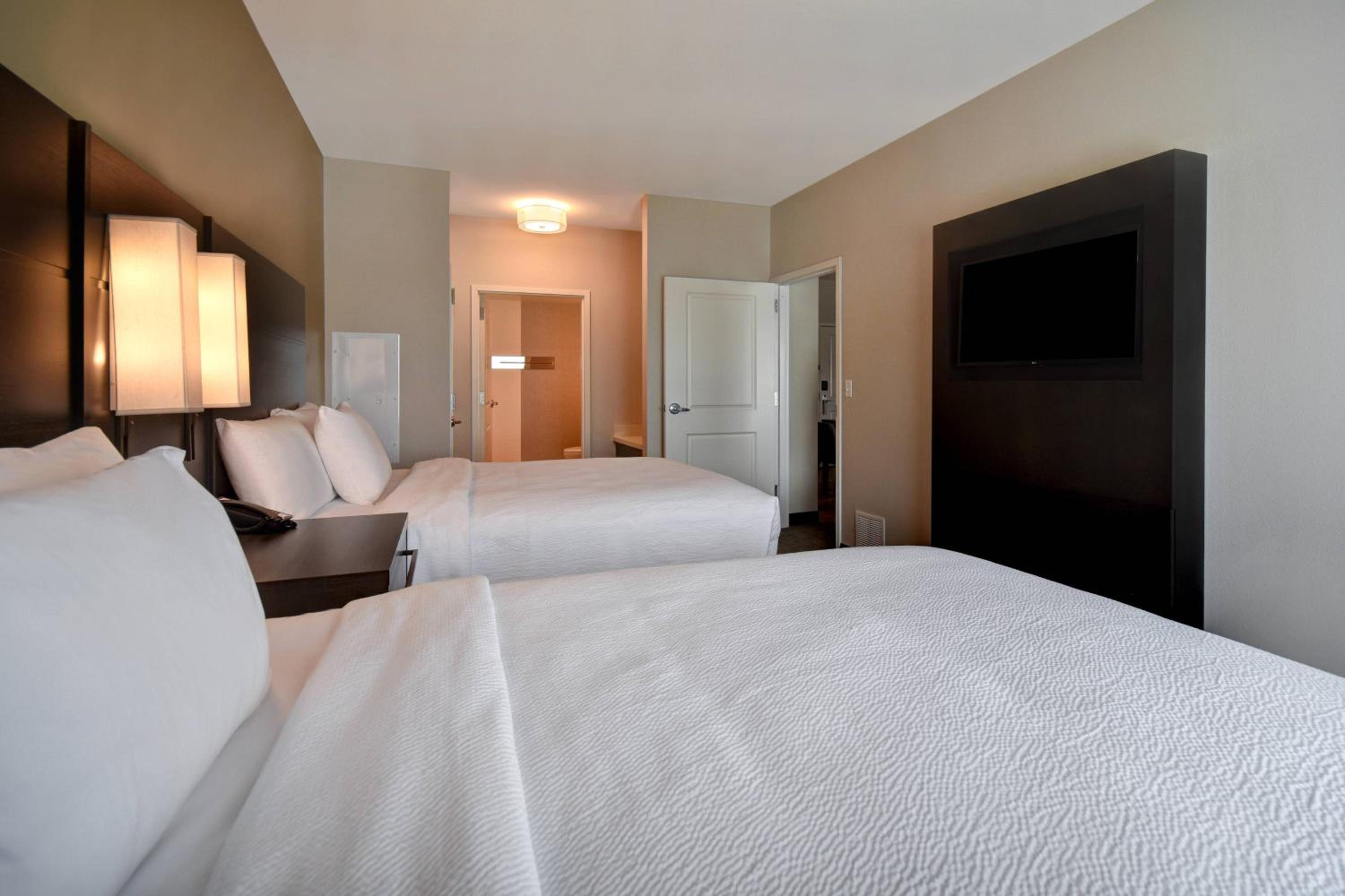 1 Bedroom Suite, 2 Queen, Sofa bed - Photo 11
