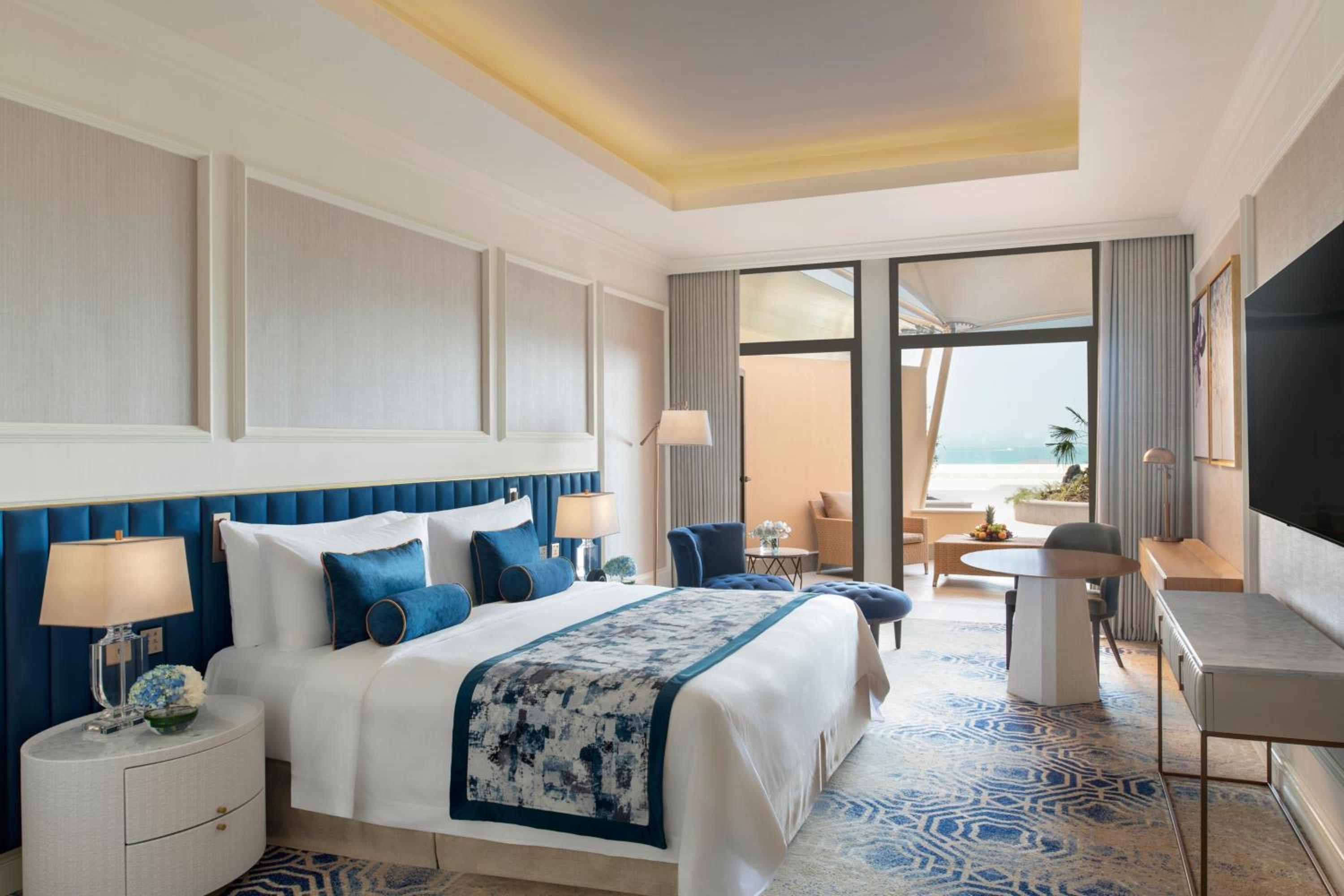 St. Regis, 1 Bedroom Junior Suite, 1 King - Photo 3
