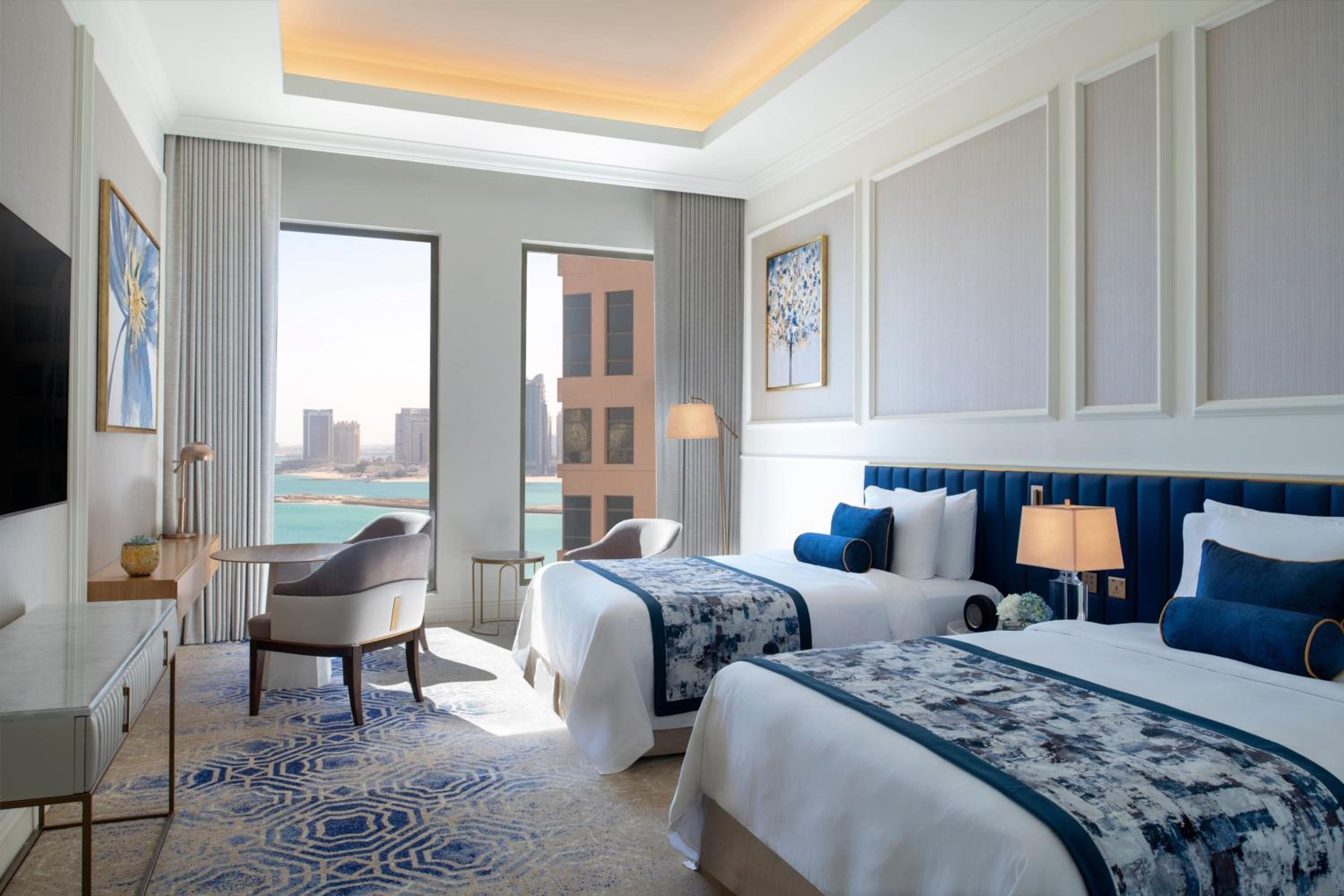 Grand Deluxe, Guest room, 1 King, Sea view - Photo 5