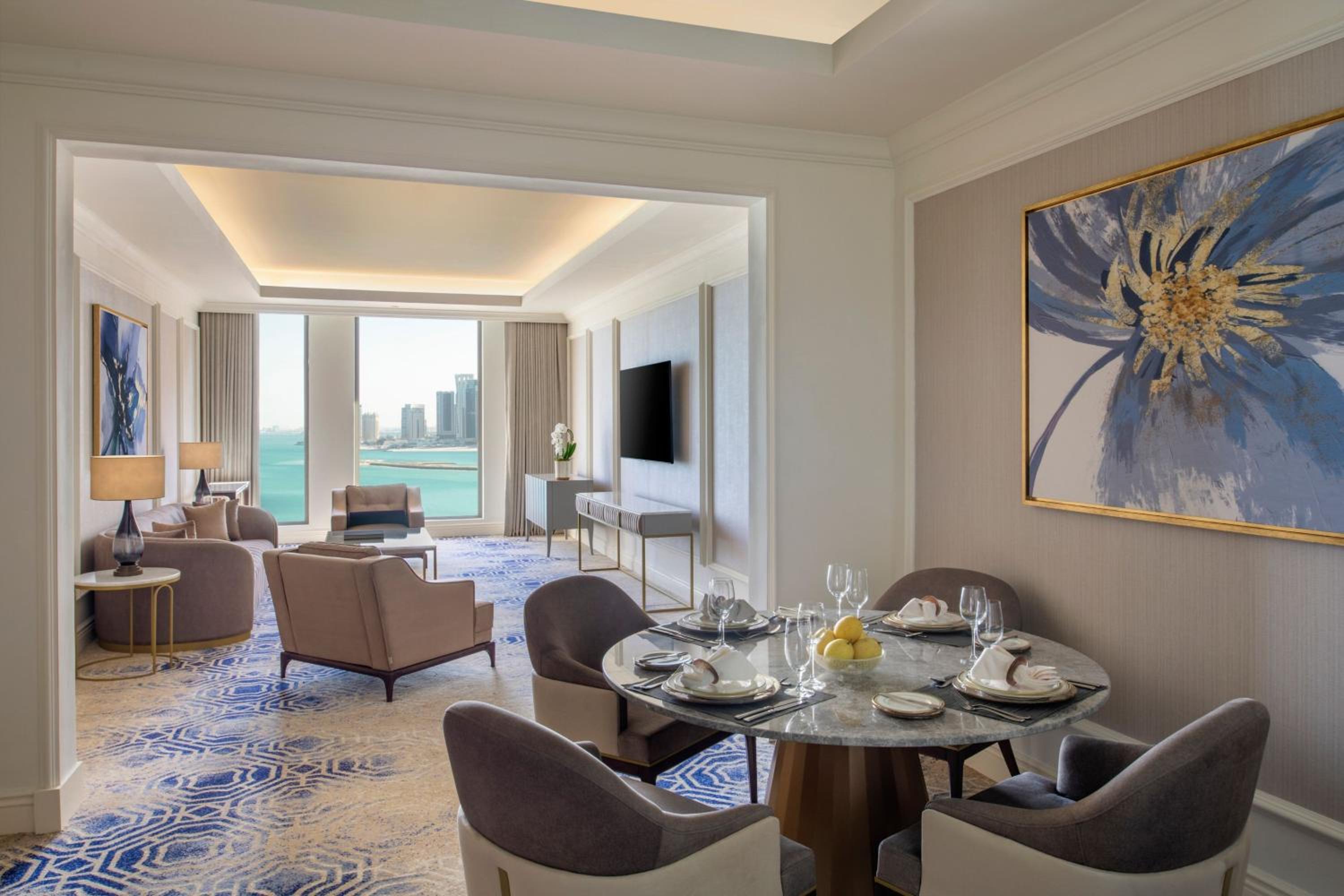 John Jacob Suite, 1 Bedroom Larger Suite, 1 King, Sea View, Corner room - Photo 5