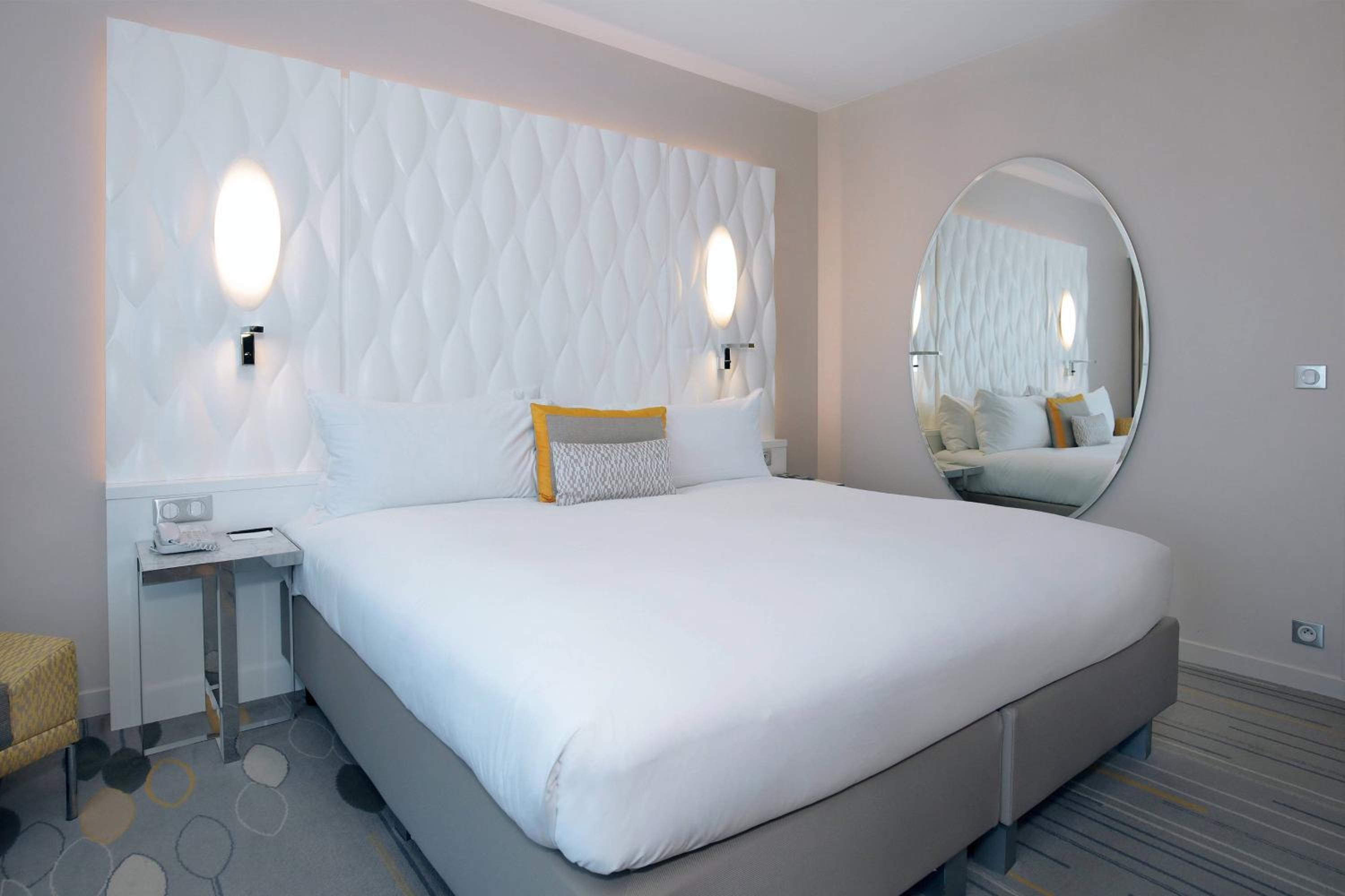 King Room with a Panoramic City View