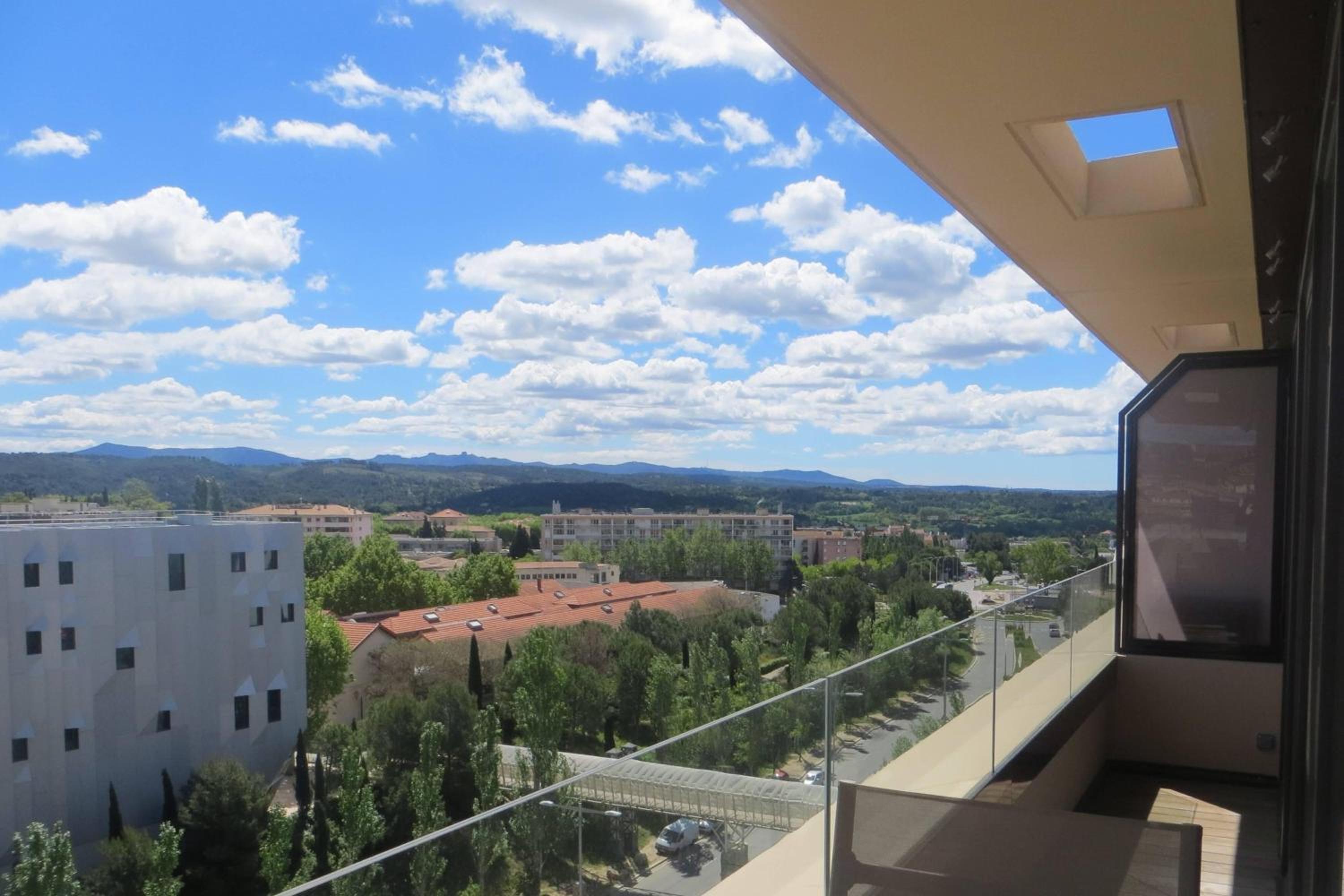 King Room with a Panoramic City View