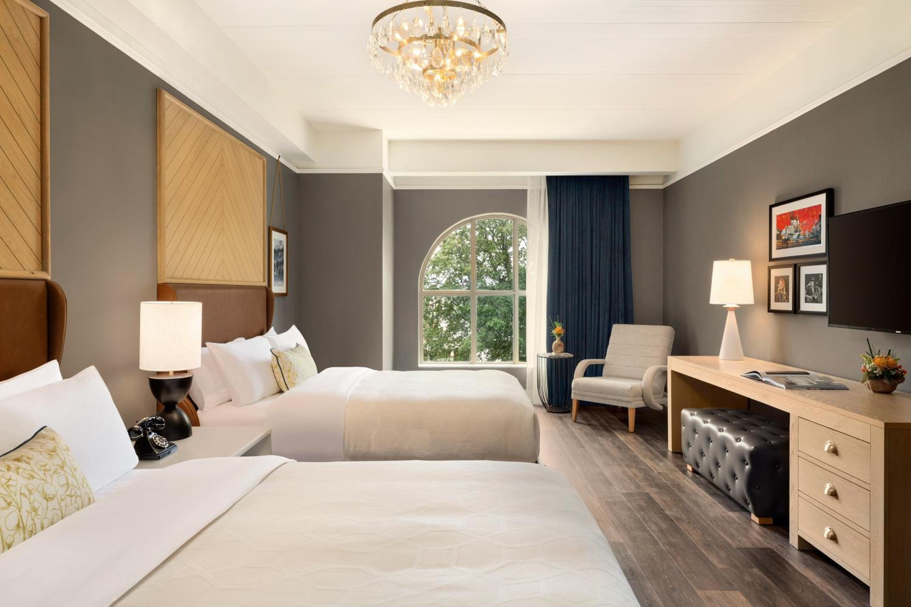 Guest room, 2 Queen - Photo 9