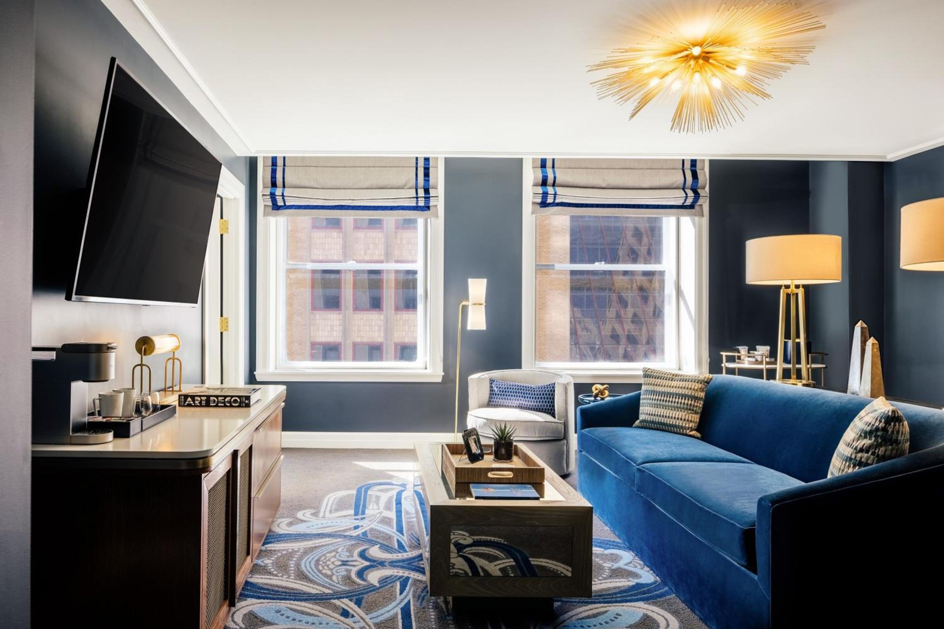One-Bedroom King Suite - Photo 4