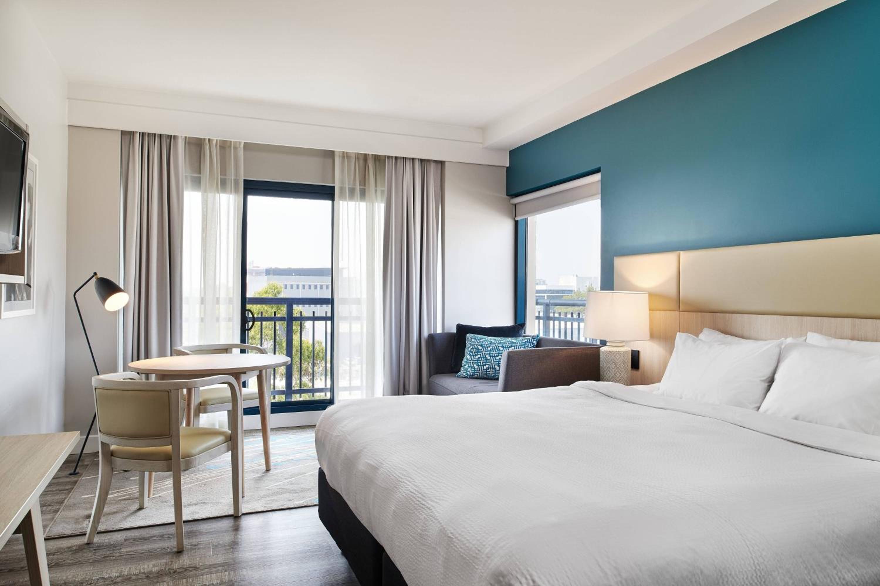 Balcony Guest Room, Guest Room, 1 King