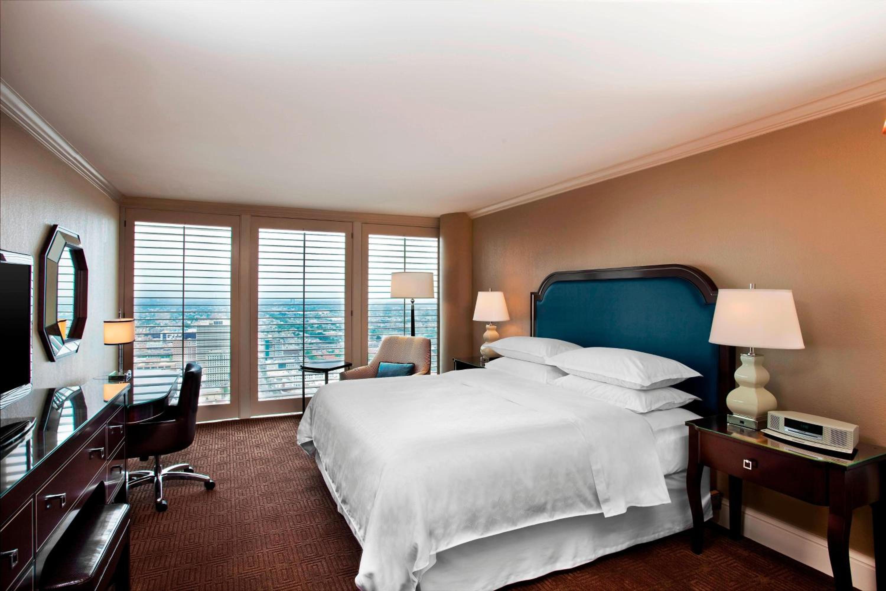 City View, Guest room, 1 King - Photo 5