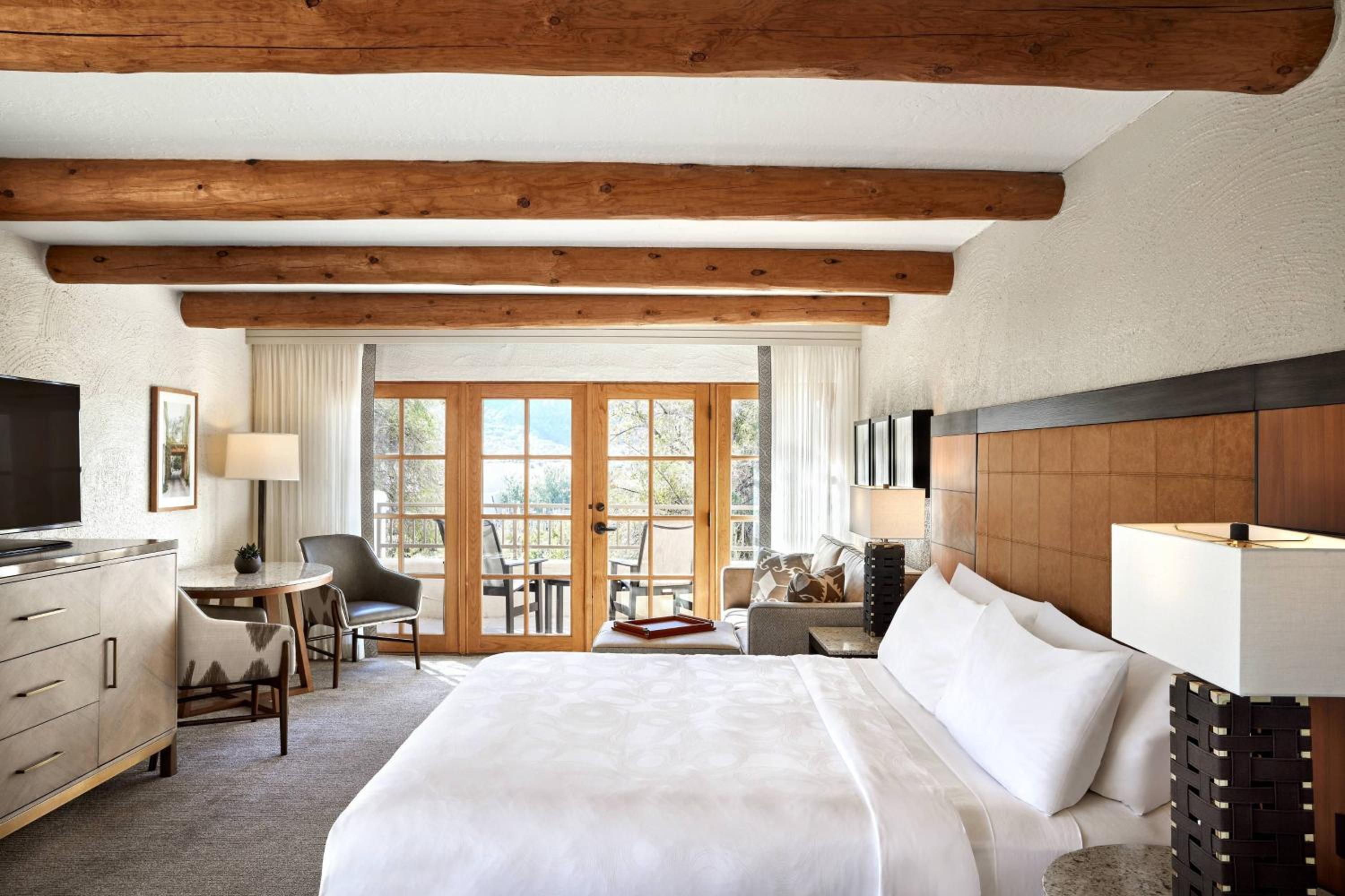 King or Double Room with Balcony - Photo 2